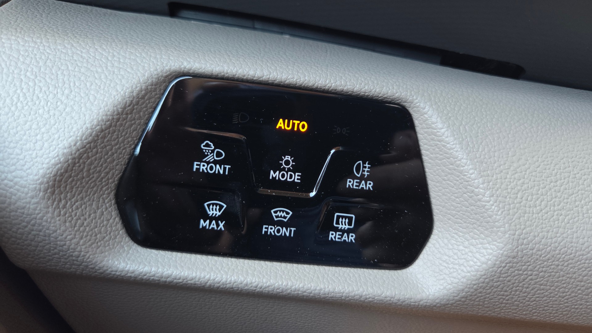 VW Multivan 2.0 TSI Life DSG-image-15