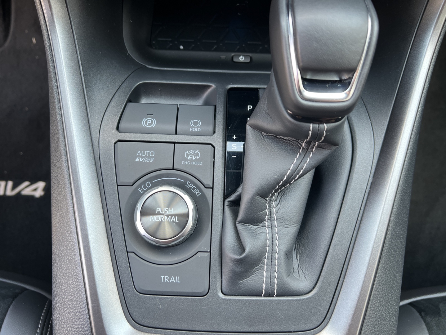 TOYOTA RAV4 2.5 Plug-In-Hybrid GR Sport-image-18
