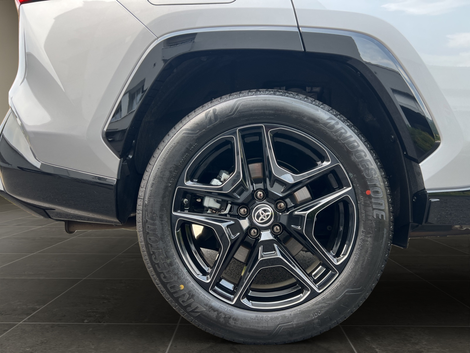 TOYOTA RAV4 2.5 Plug-In-Hybrid GR Sport-image-26