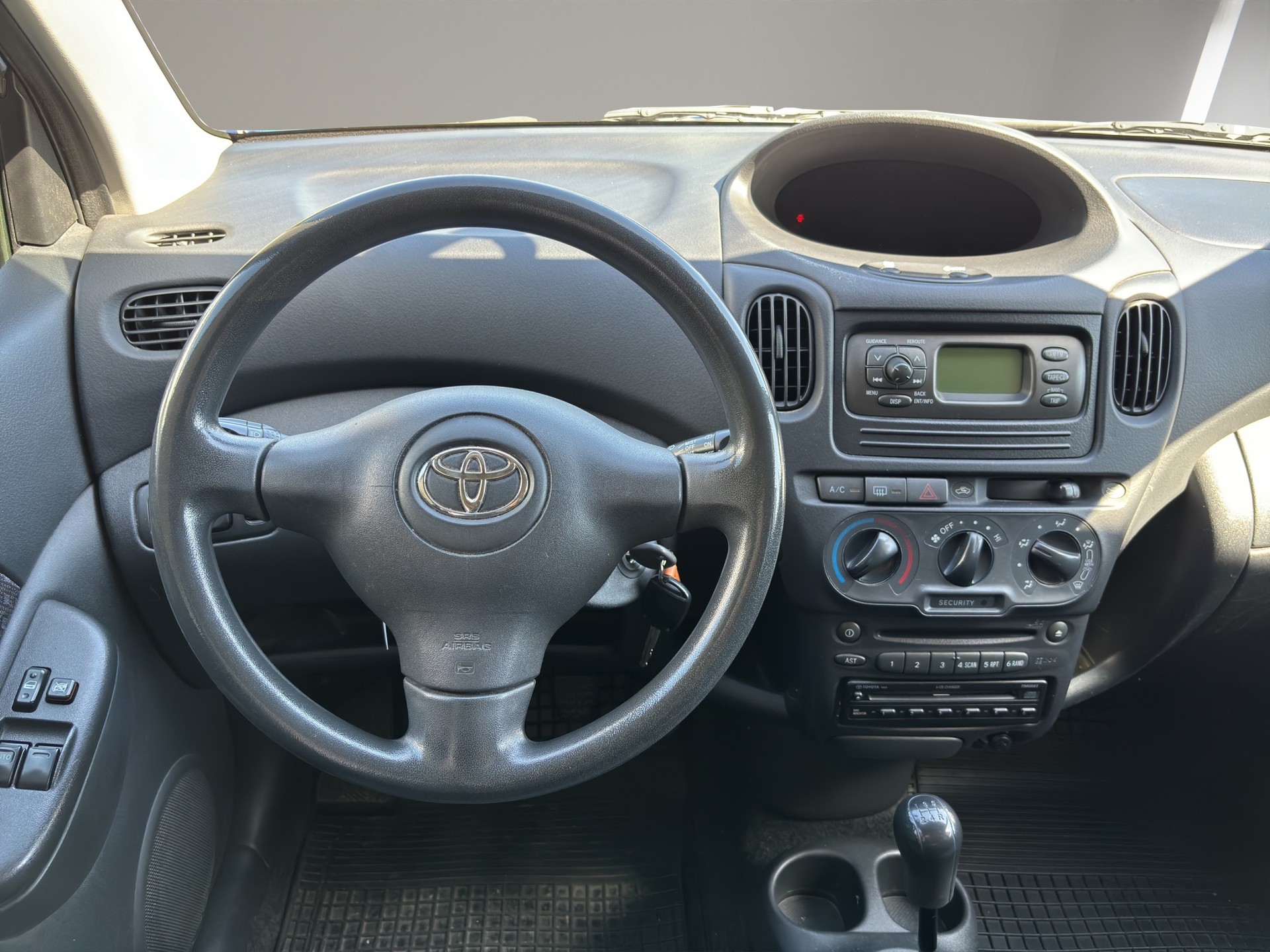 TOYOTA Yaris Verso 1.3 Linea Luna-image-13