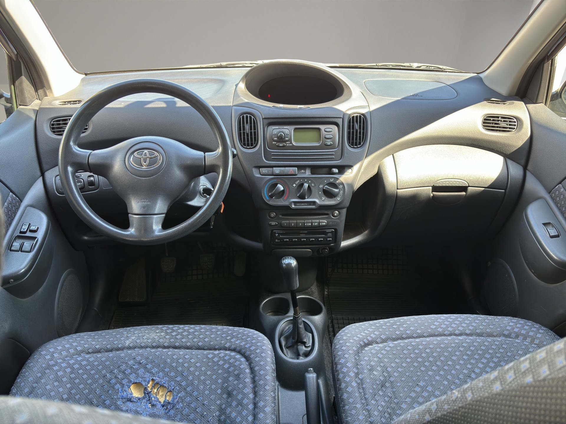 TOYOTA Yaris Verso 1.3 Linea Luna-image-12