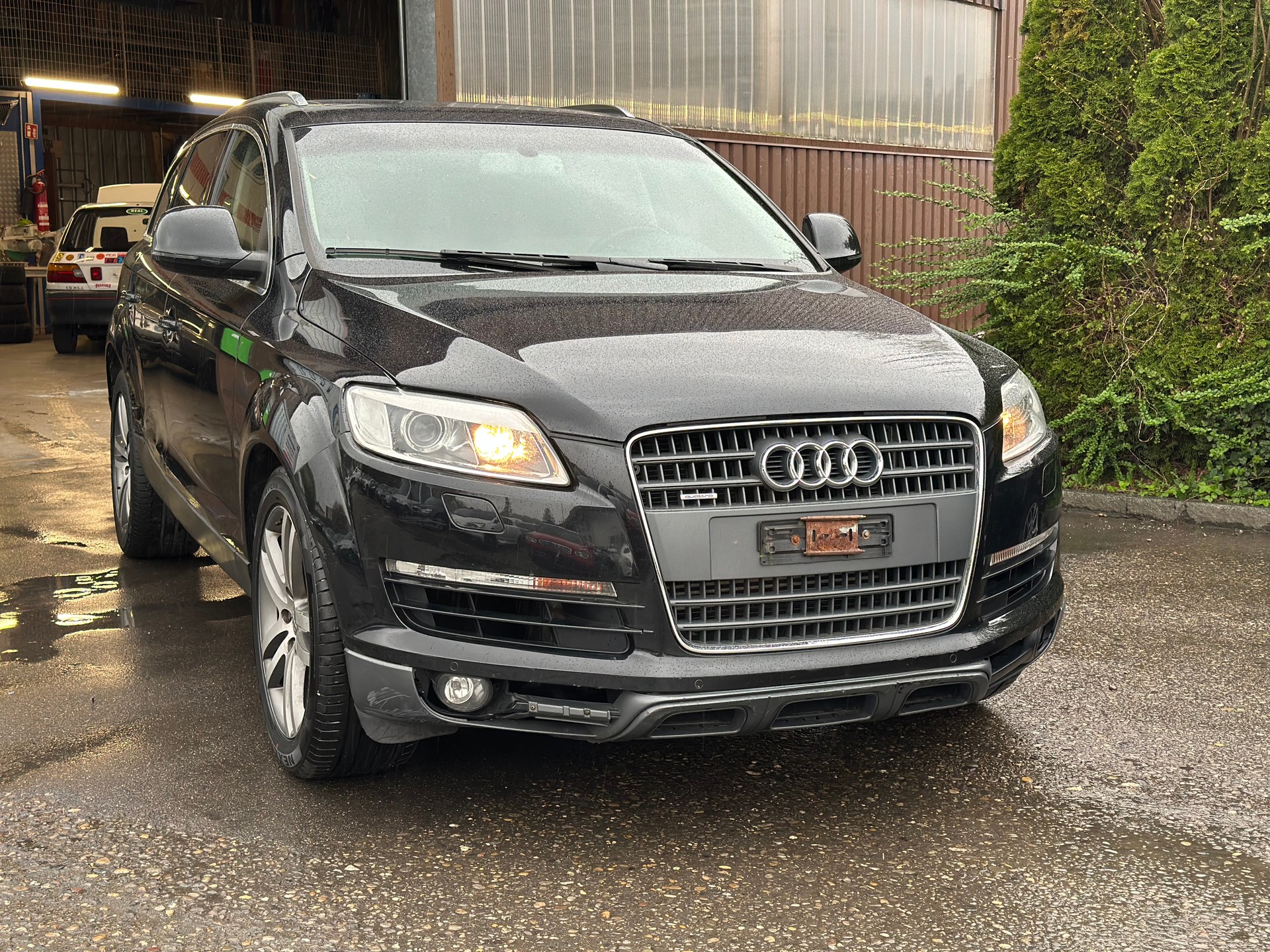 AUDI Q7 4.2 FSI quattro tiptronic-image-8