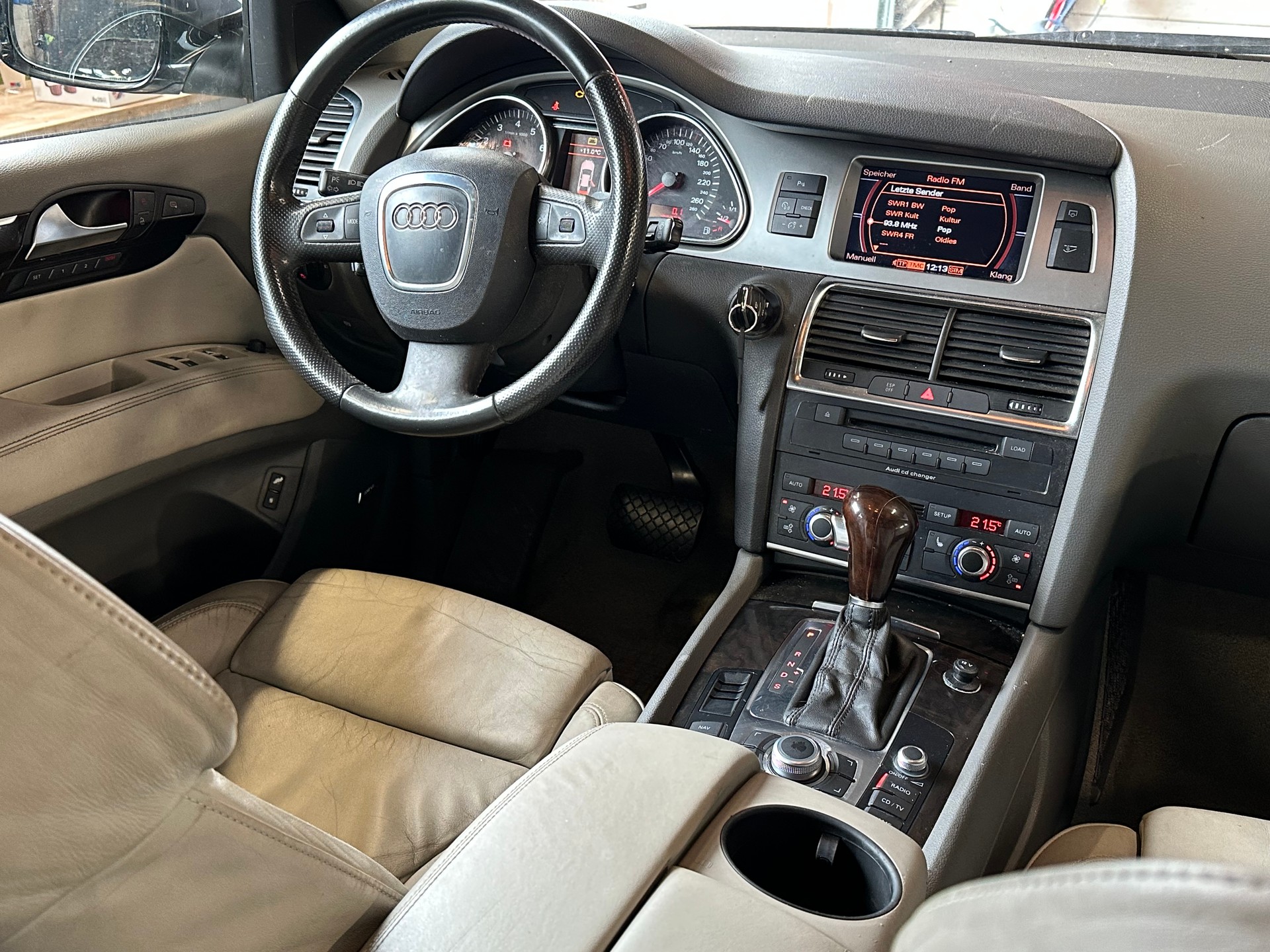 AUDI Q7 4.2 FSI quattro tiptronic-image-10