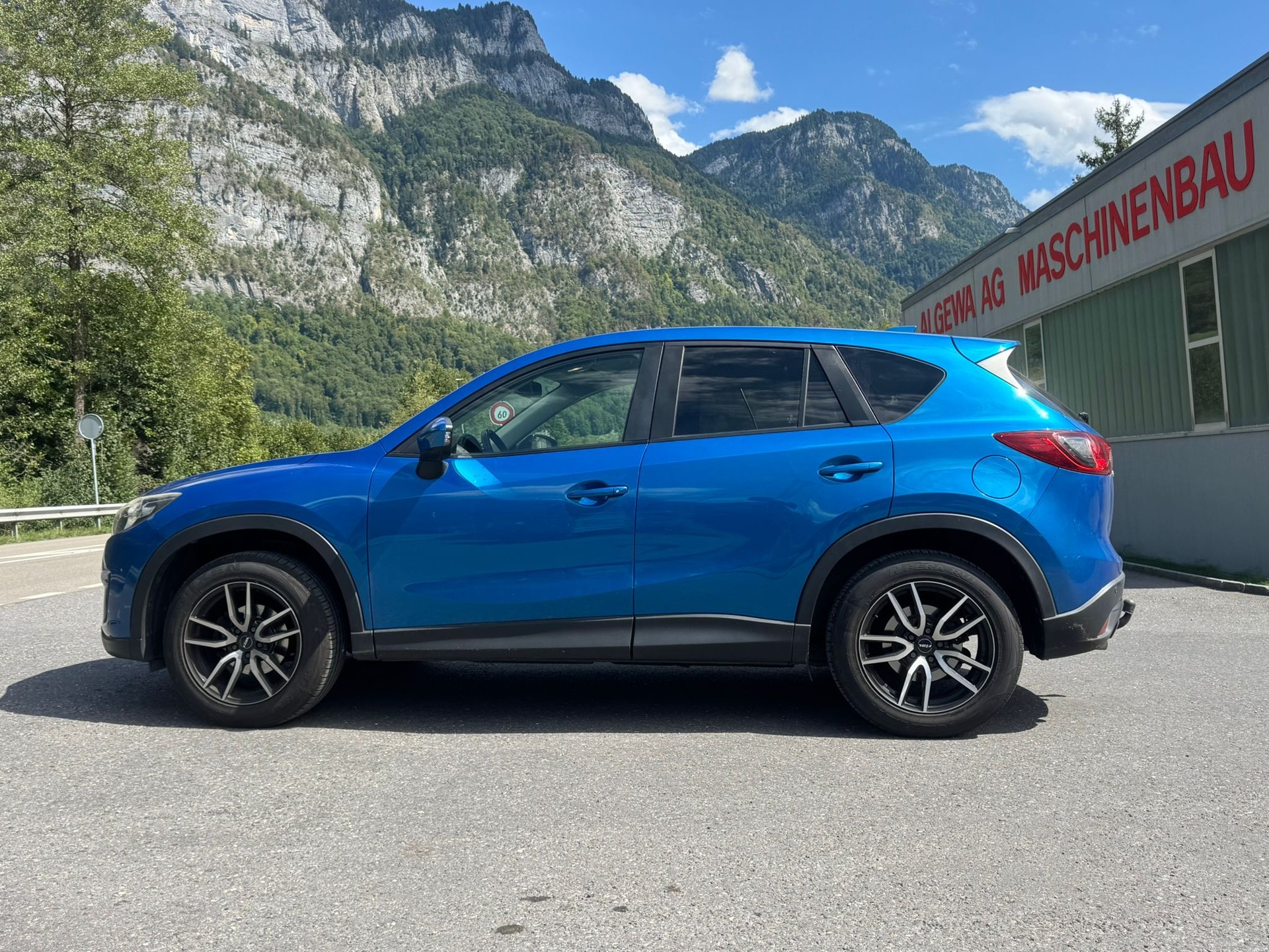 MAZDA CX-5 2.2 D Revolution AWD-image-4