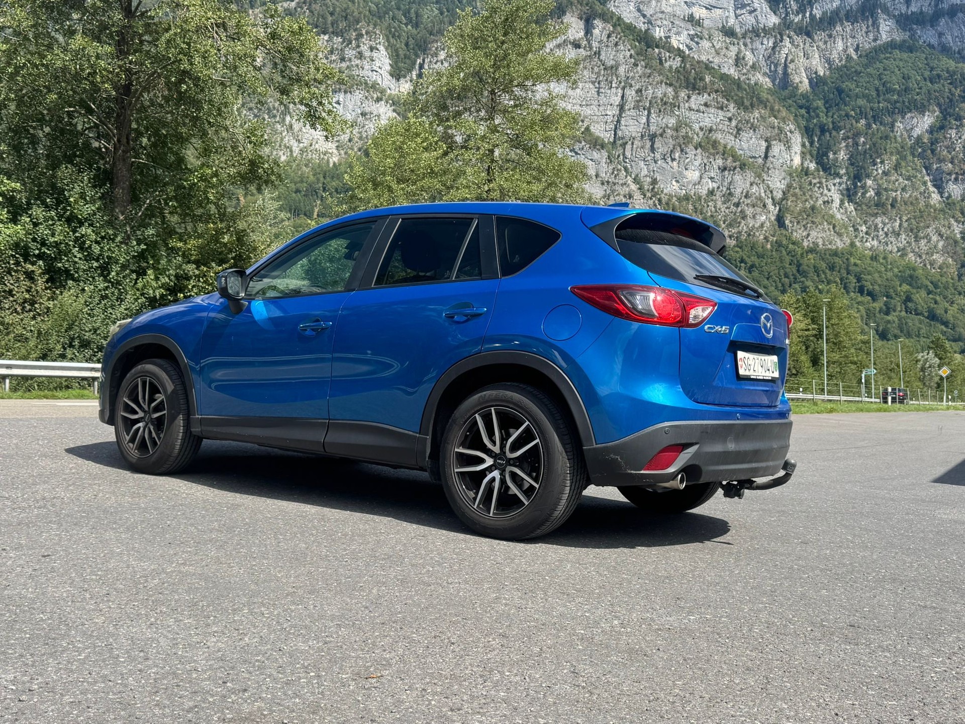 MAZDA CX-5 2.2 D Revolution AWD-image-3
