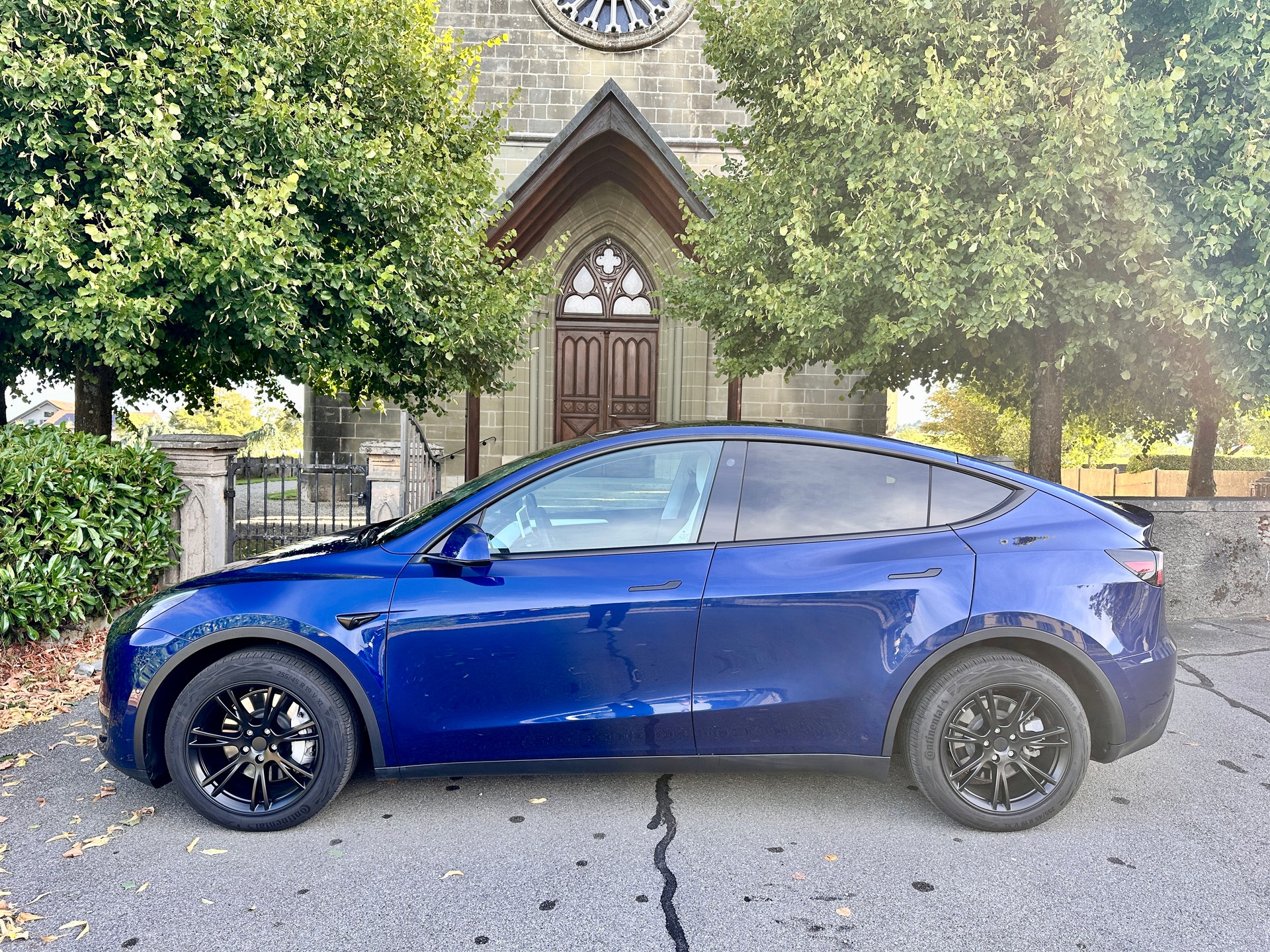 TESLA Model Y Long Range-image-4