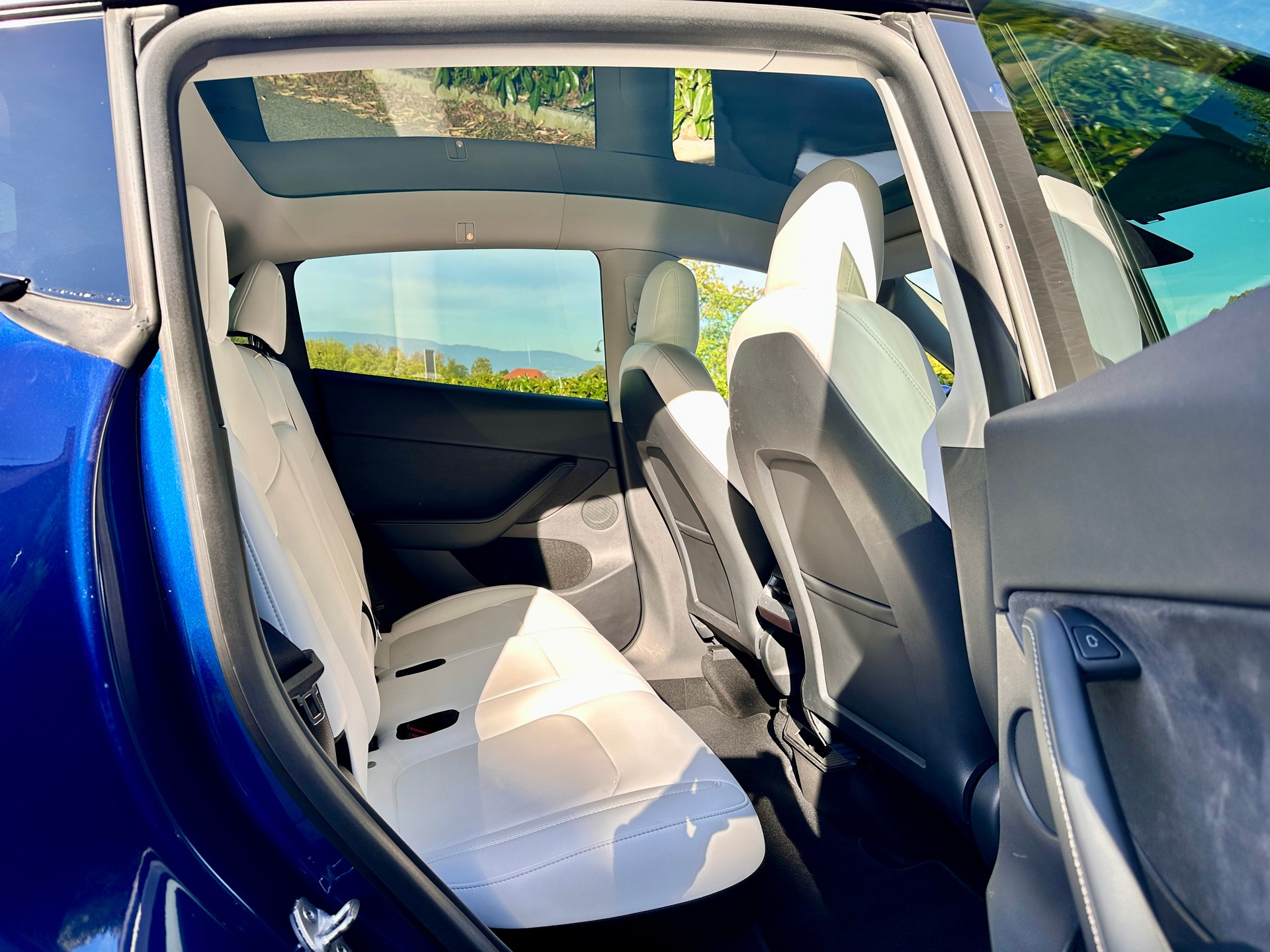 TESLA Model Y Long Range-image-12