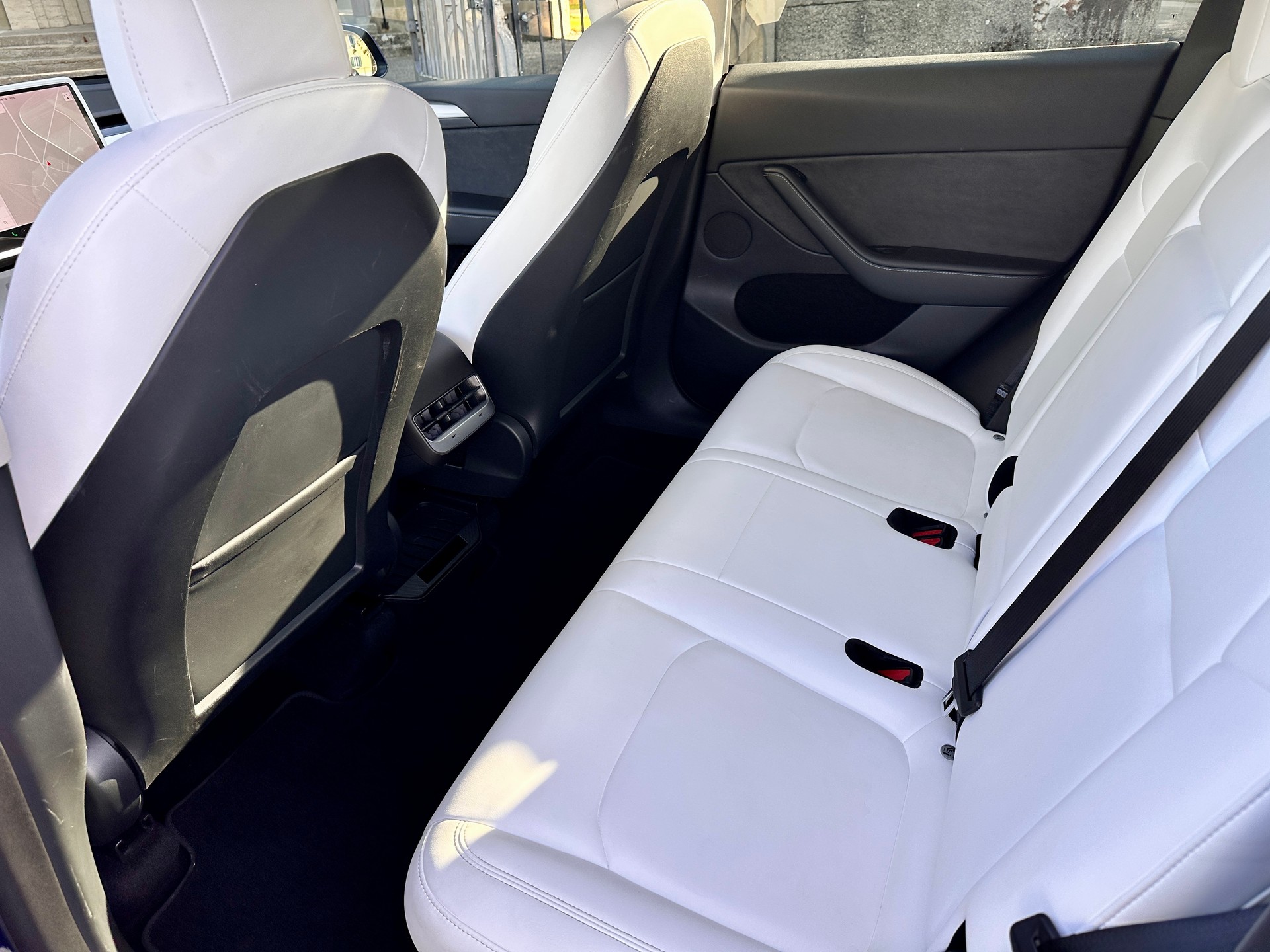 TESLA Model Y Long Range-image-13