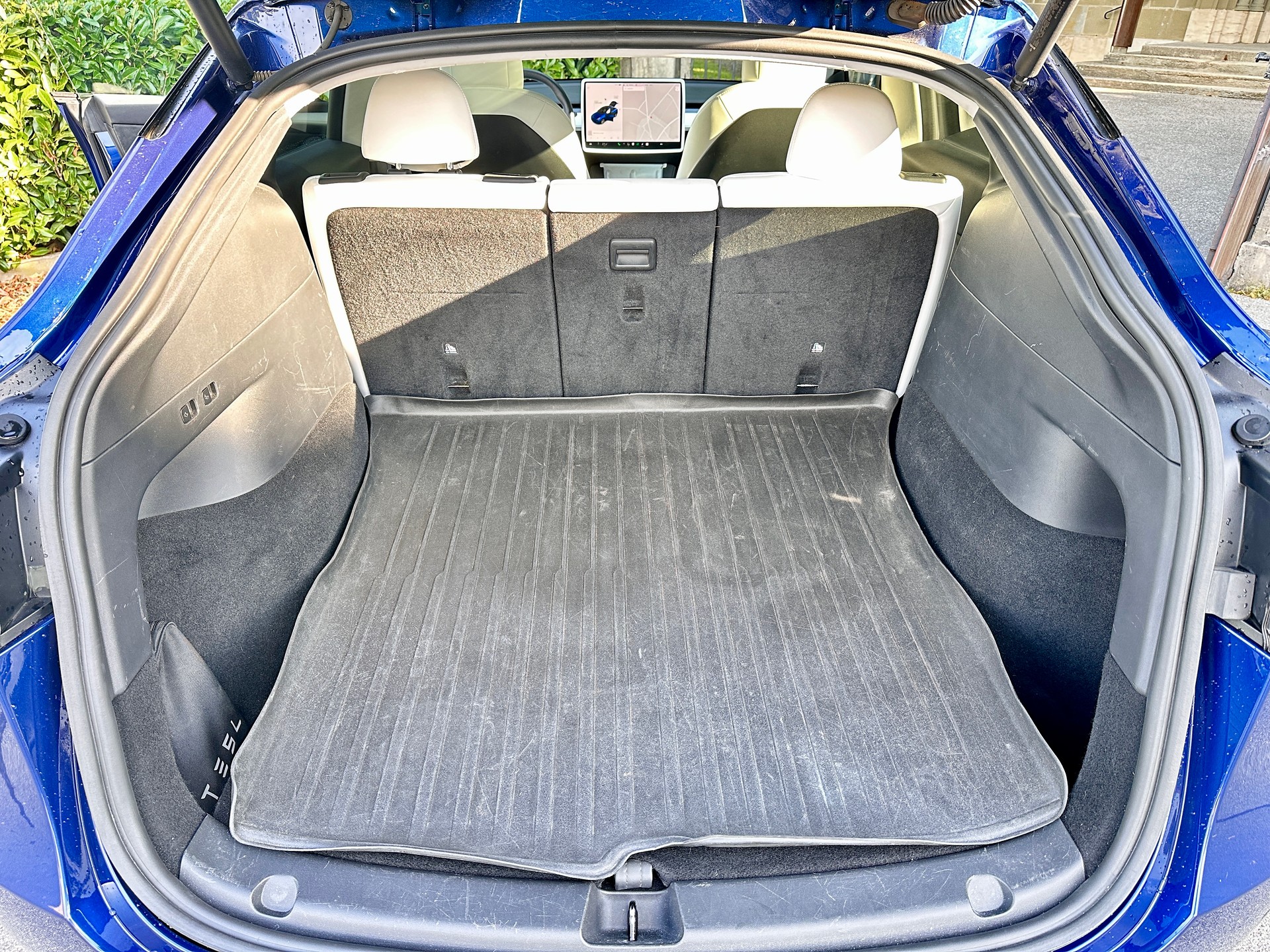 TESLA Model Y Long Range-image-14