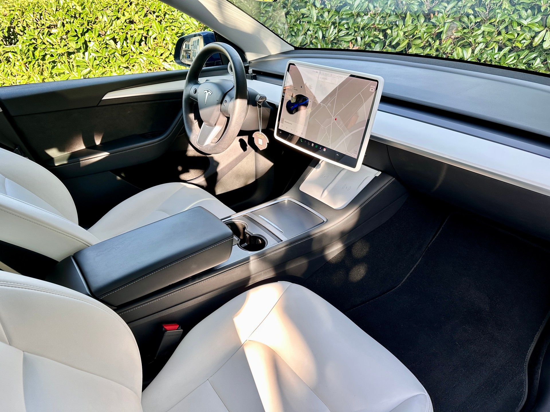TESLA Model Y Long Range-image-9