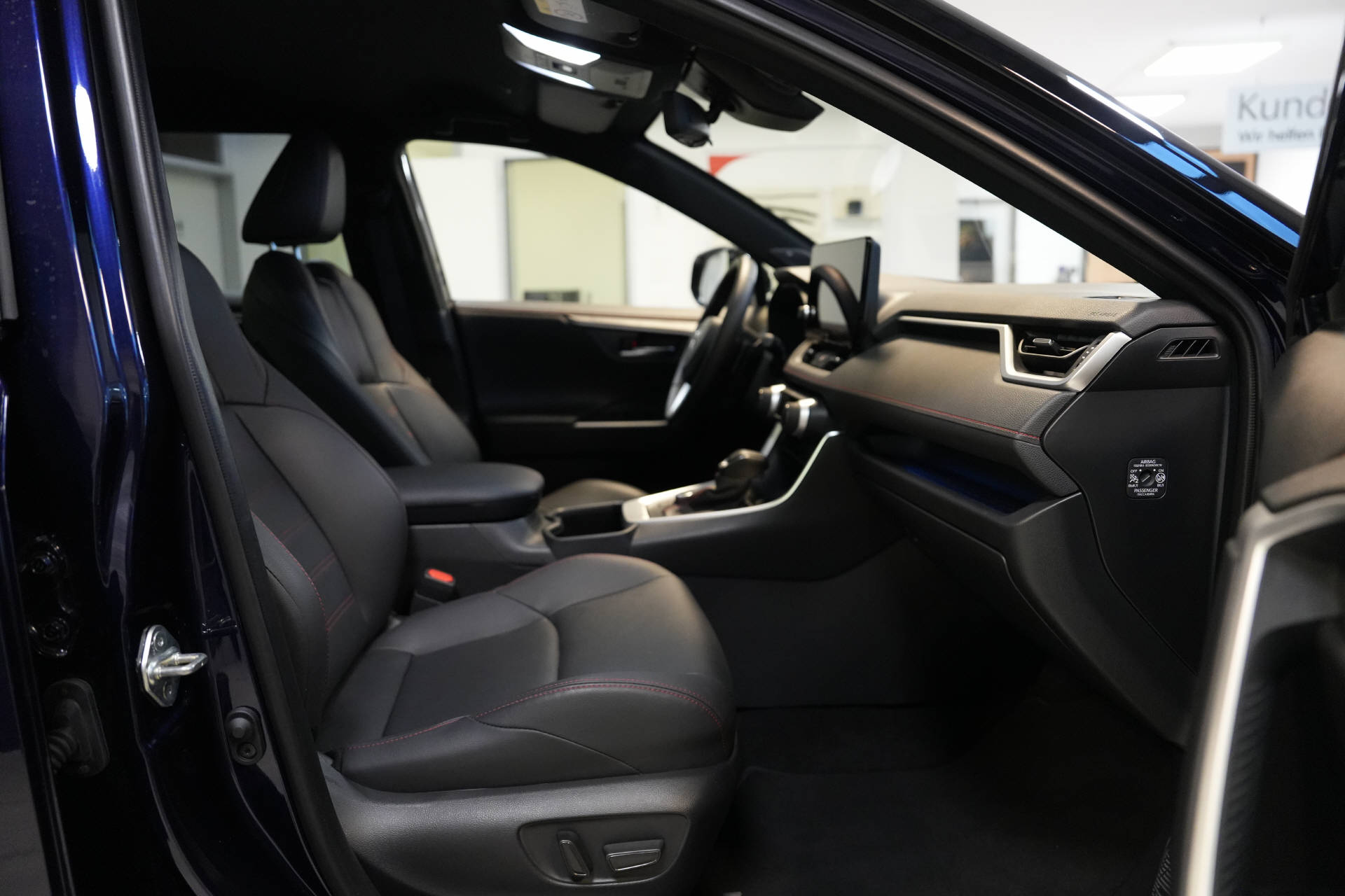 TOYOTA RAV-4 2.5 Plug-In-Hybrid Platinum-image-4