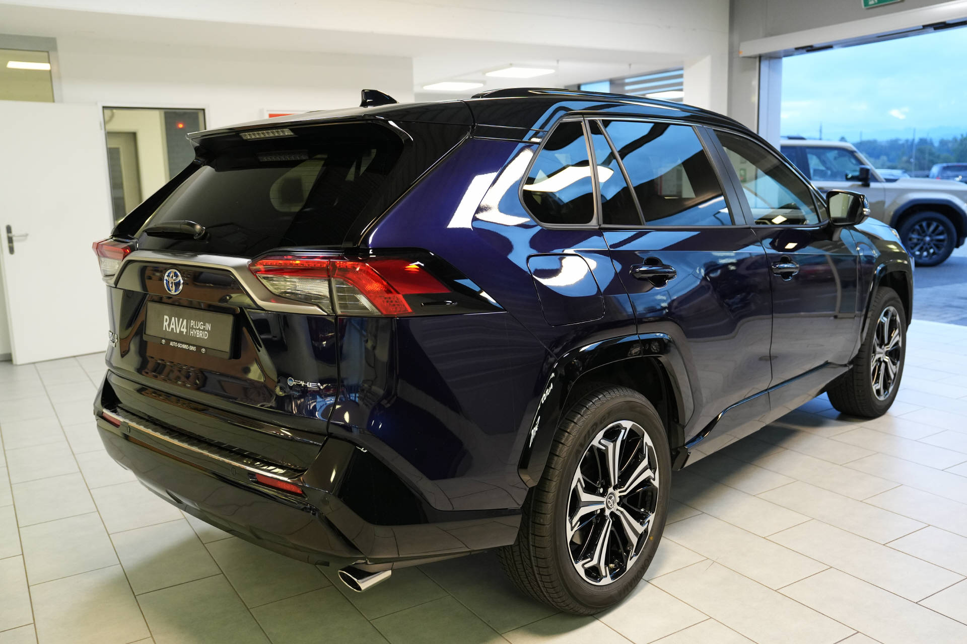 TOYOTA RAV-4 2.5 Plug-In-Hybrid Platinum-image-3