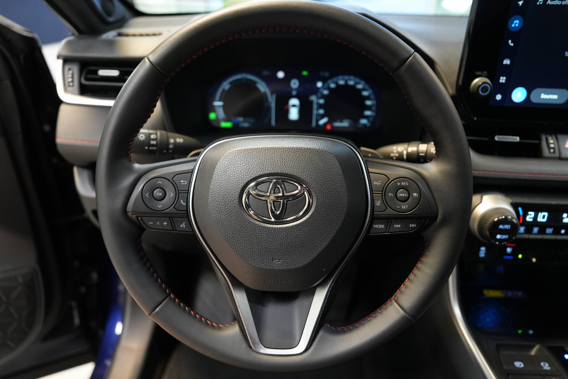 TOYOTA RAV-4 2.5 Plug-In-Hybrid Platinum-image-11