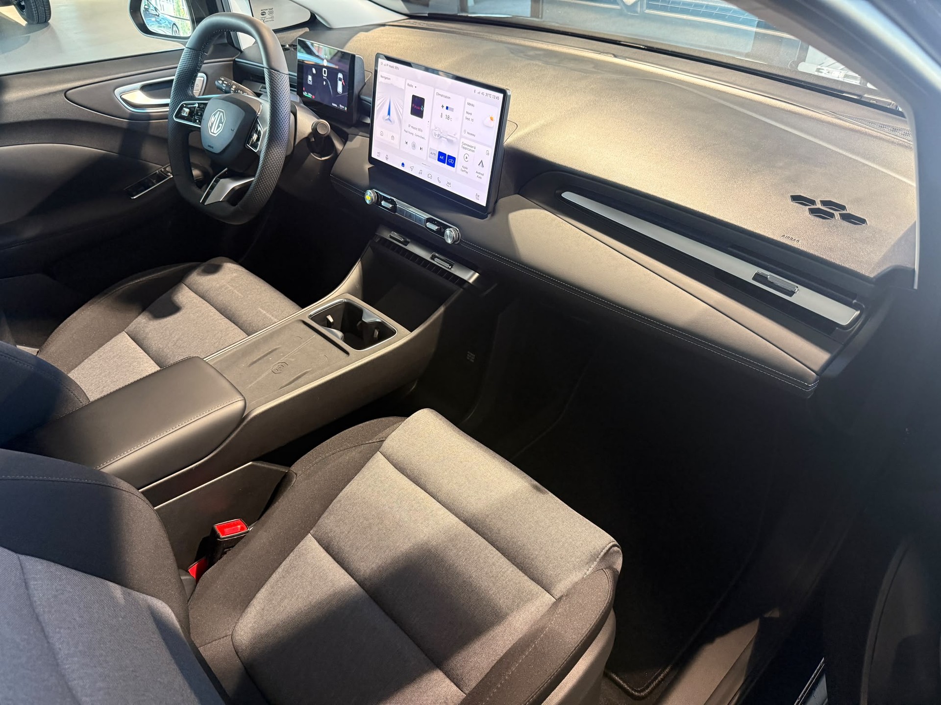 MG MG4 Urban 54 kWh Premium-image-12