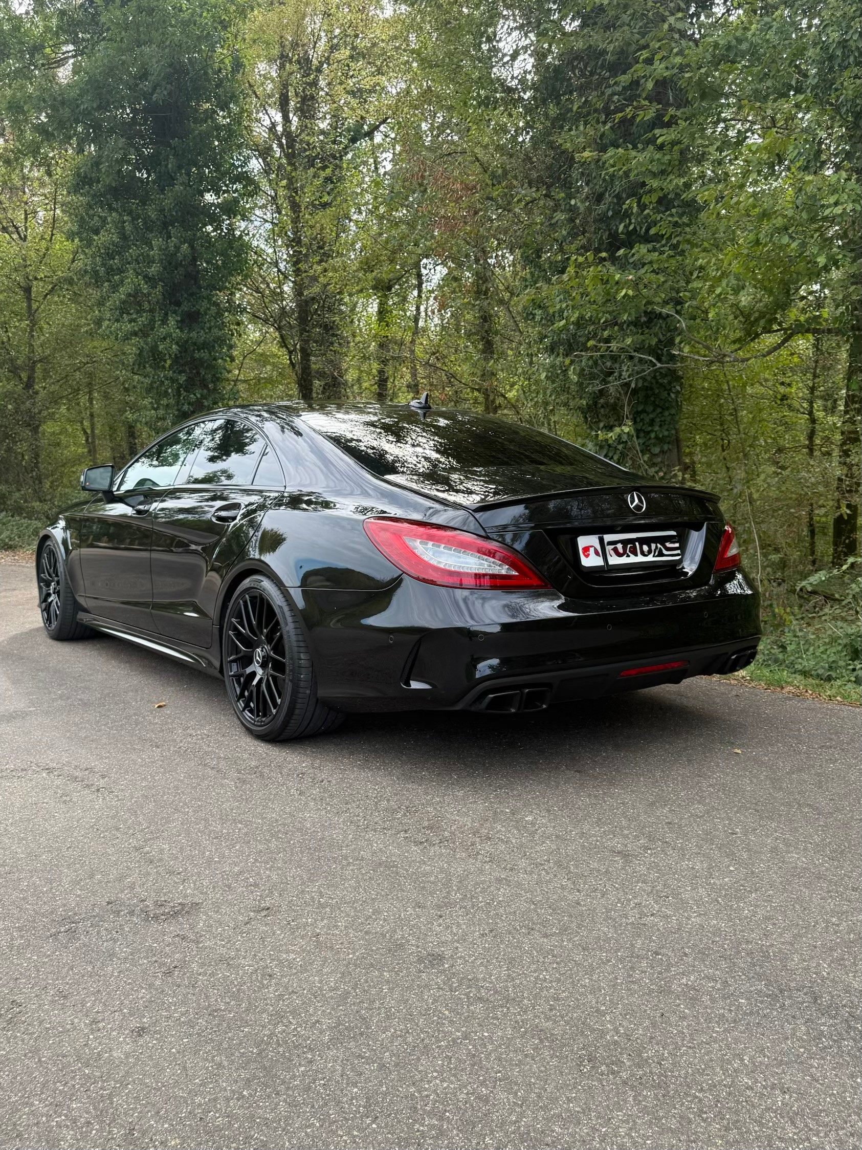 MERCEDES-BENZ CLS 63 S AMG 4matic-image-2