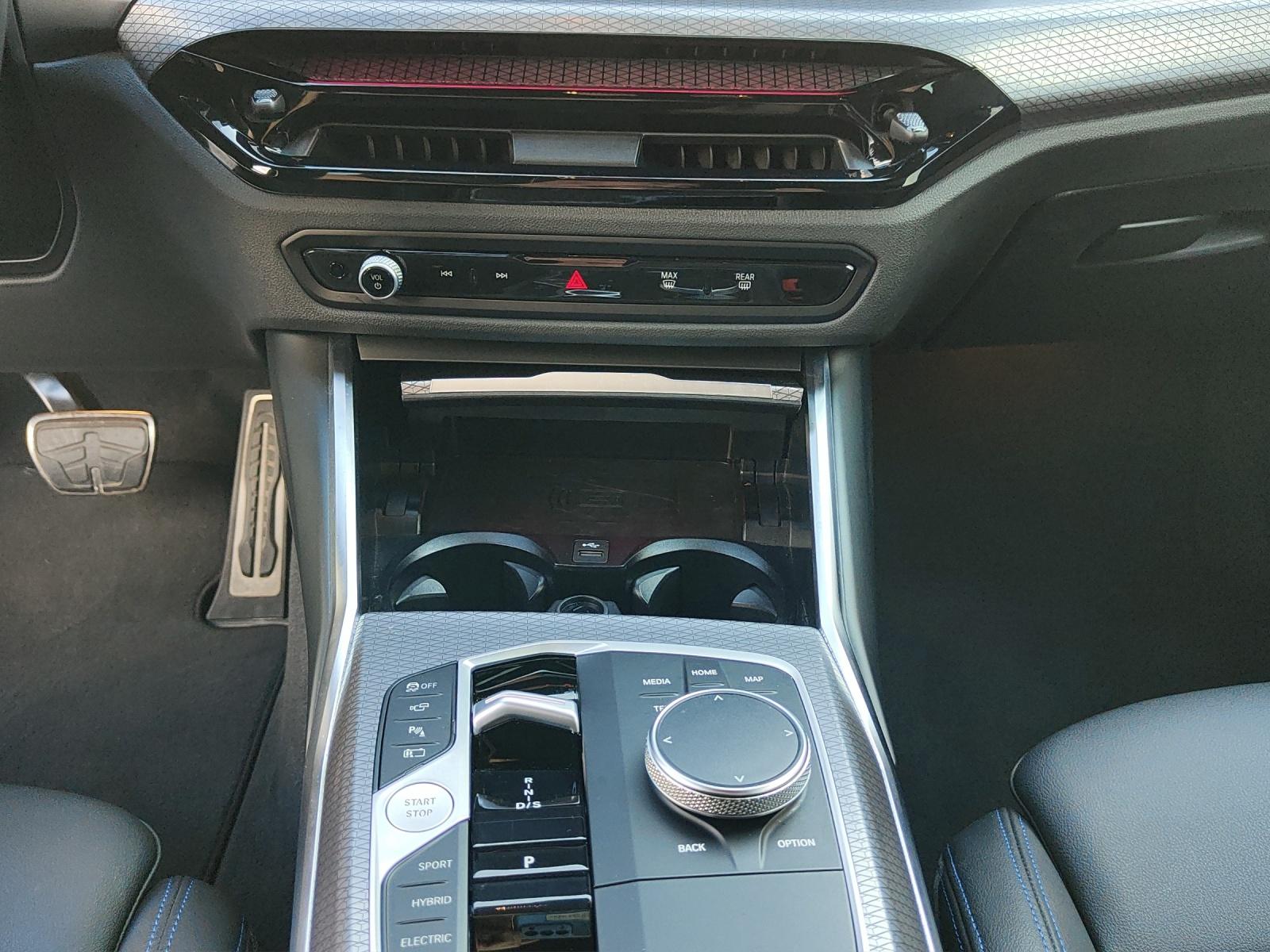 BMW 330e xDrive SAG Touring-image-12