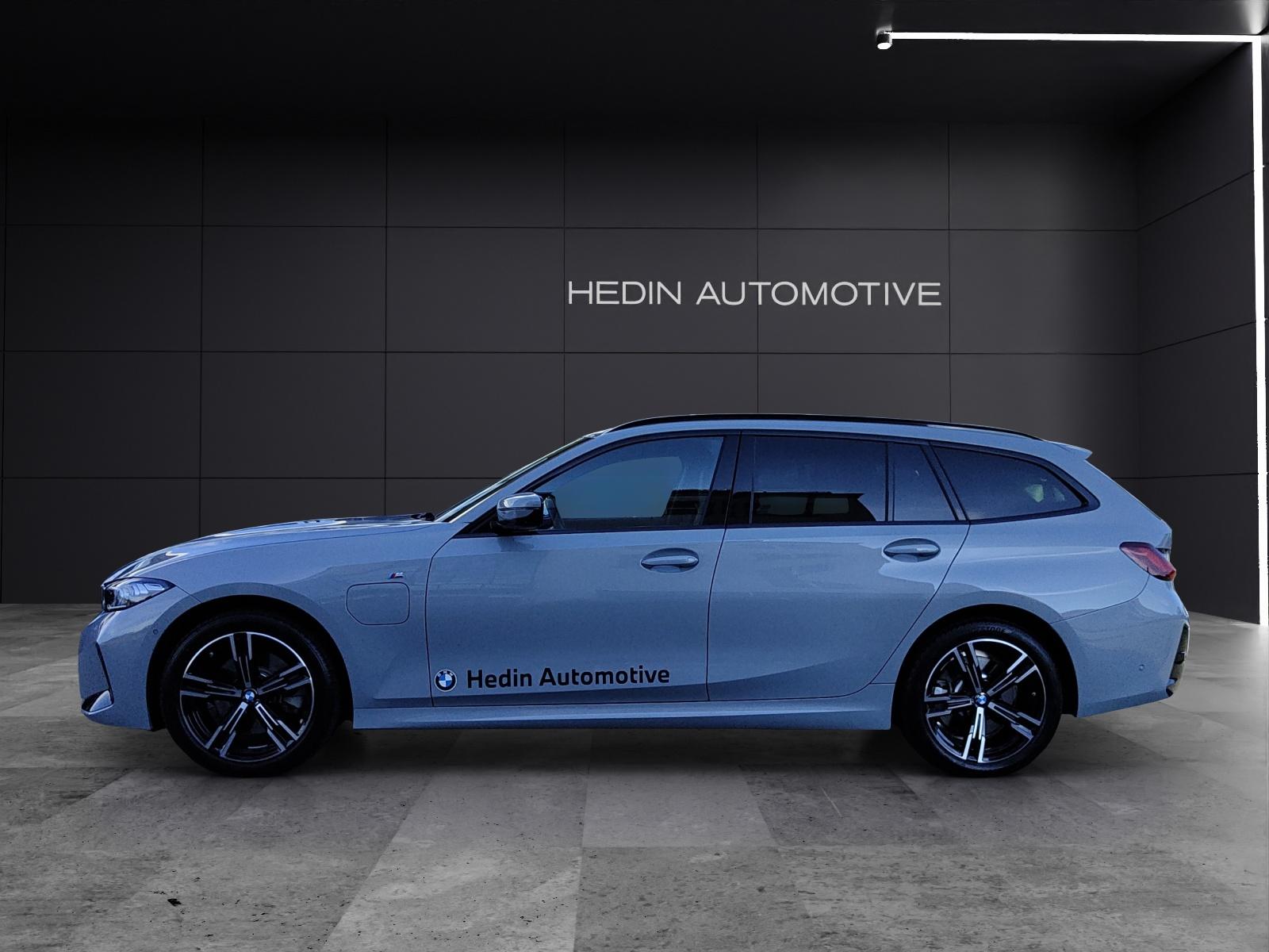 BMW 330e xDrive SAG Touring-image-1