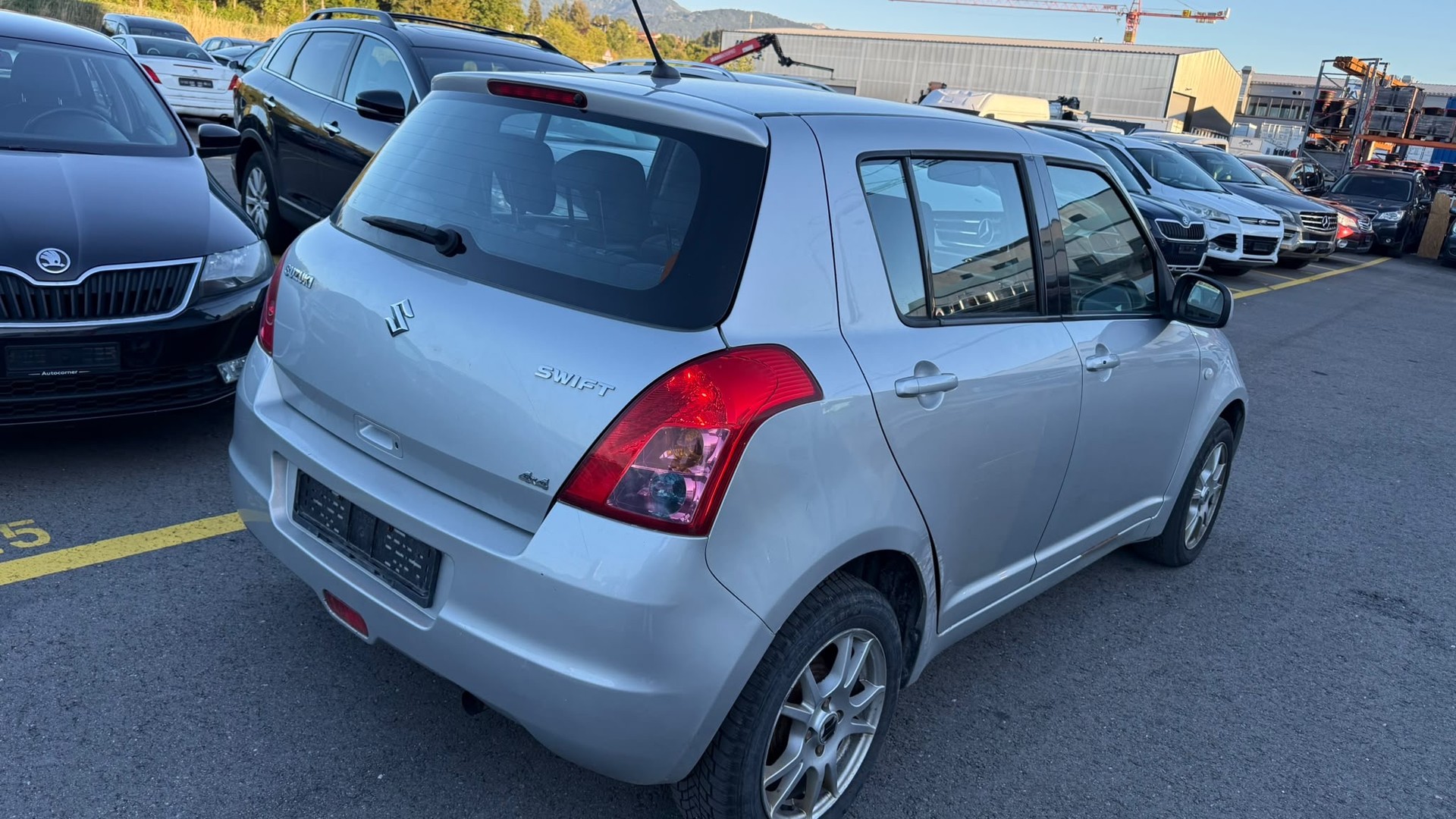 SUZUKI Swift 1.3i 16V GL Top 4x4-image-3