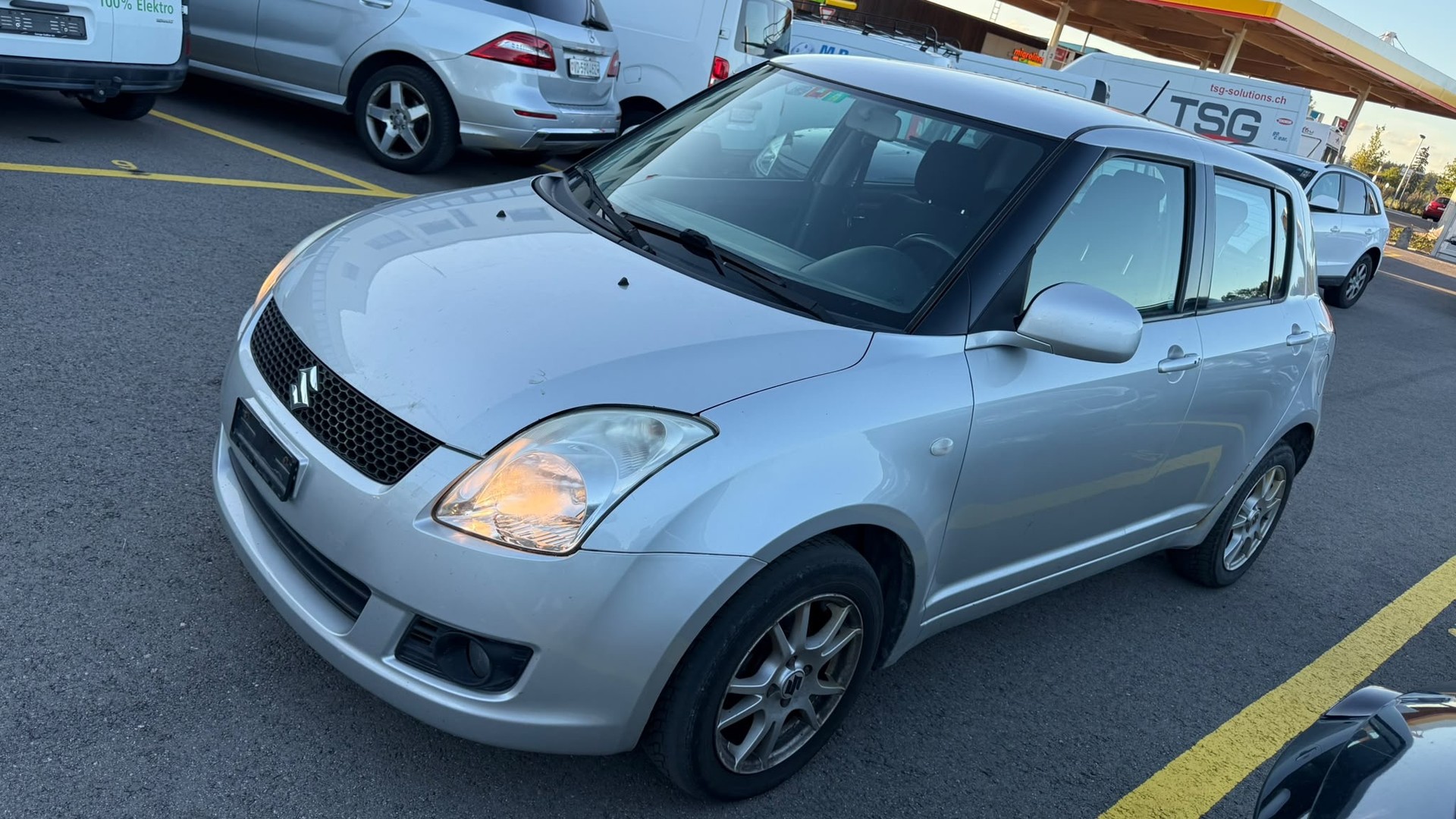 SUZUKI Swift 1.3i 16V GL Top 4x4-image-0