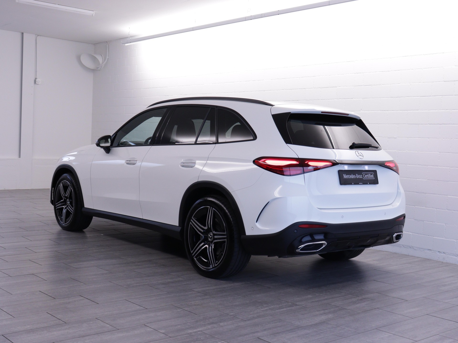 MERCEDES-BENZ GLC 220 d AMG Line 4matic-image-3