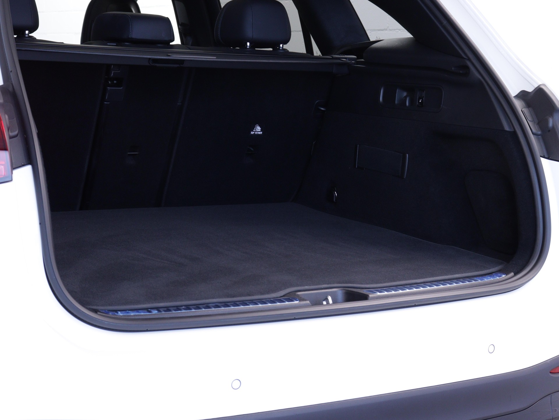 MERCEDES-BENZ GLC 220 d AMG Line 4matic-image-13