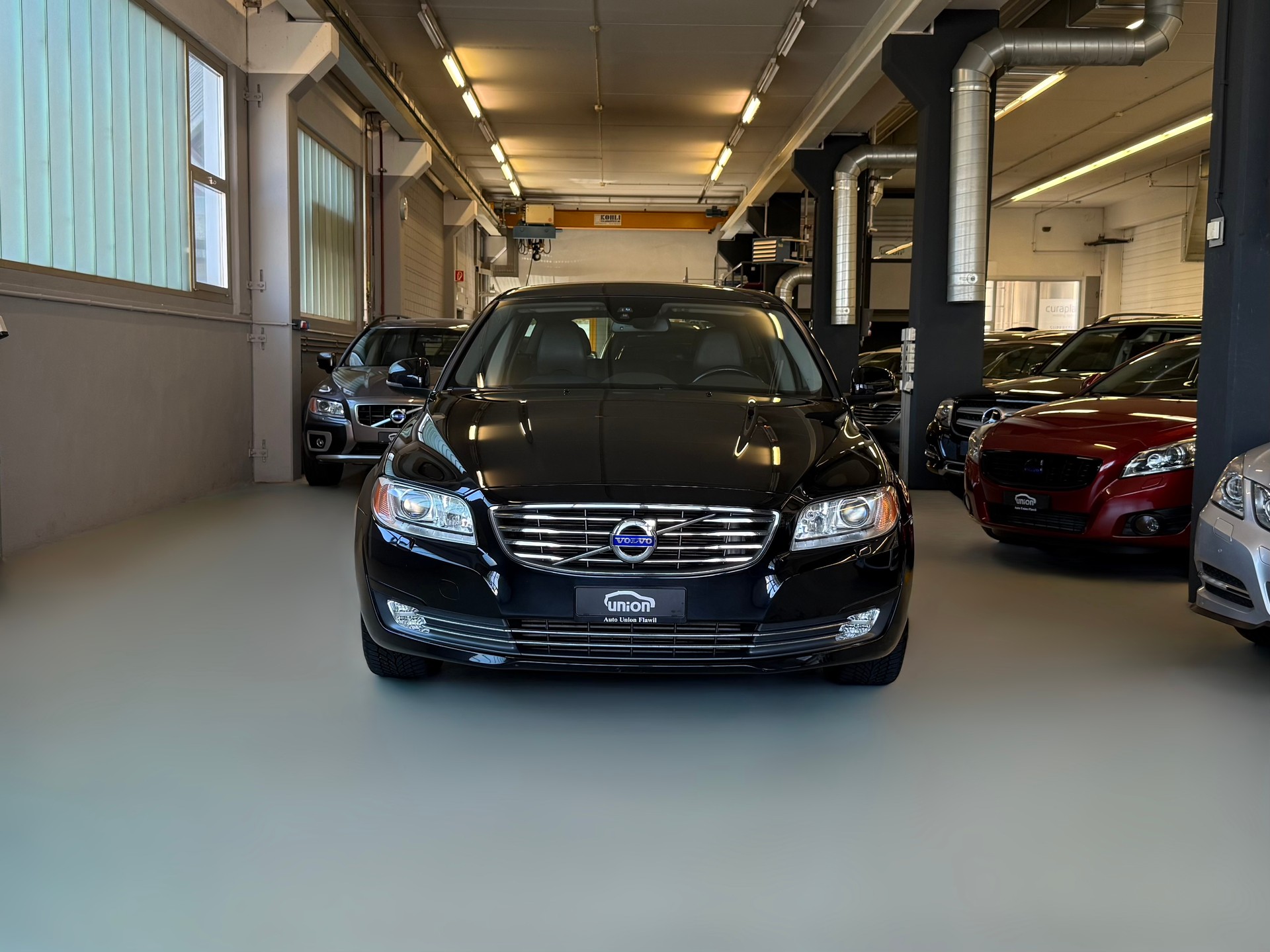 VOLVO V70 D5 AWD Momentum Geartronic-image-2