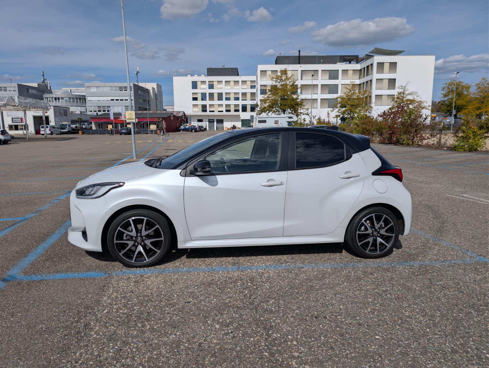 TOYOTA 1.5 VVT-i HSD Style-image-1
