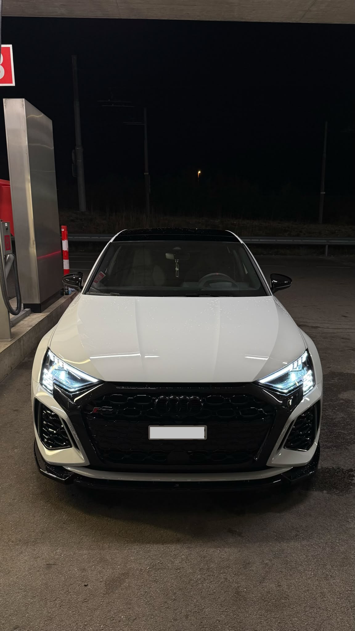 AUDI RS3 Limousine 2.5 TSI quattro S-tronic-image-1