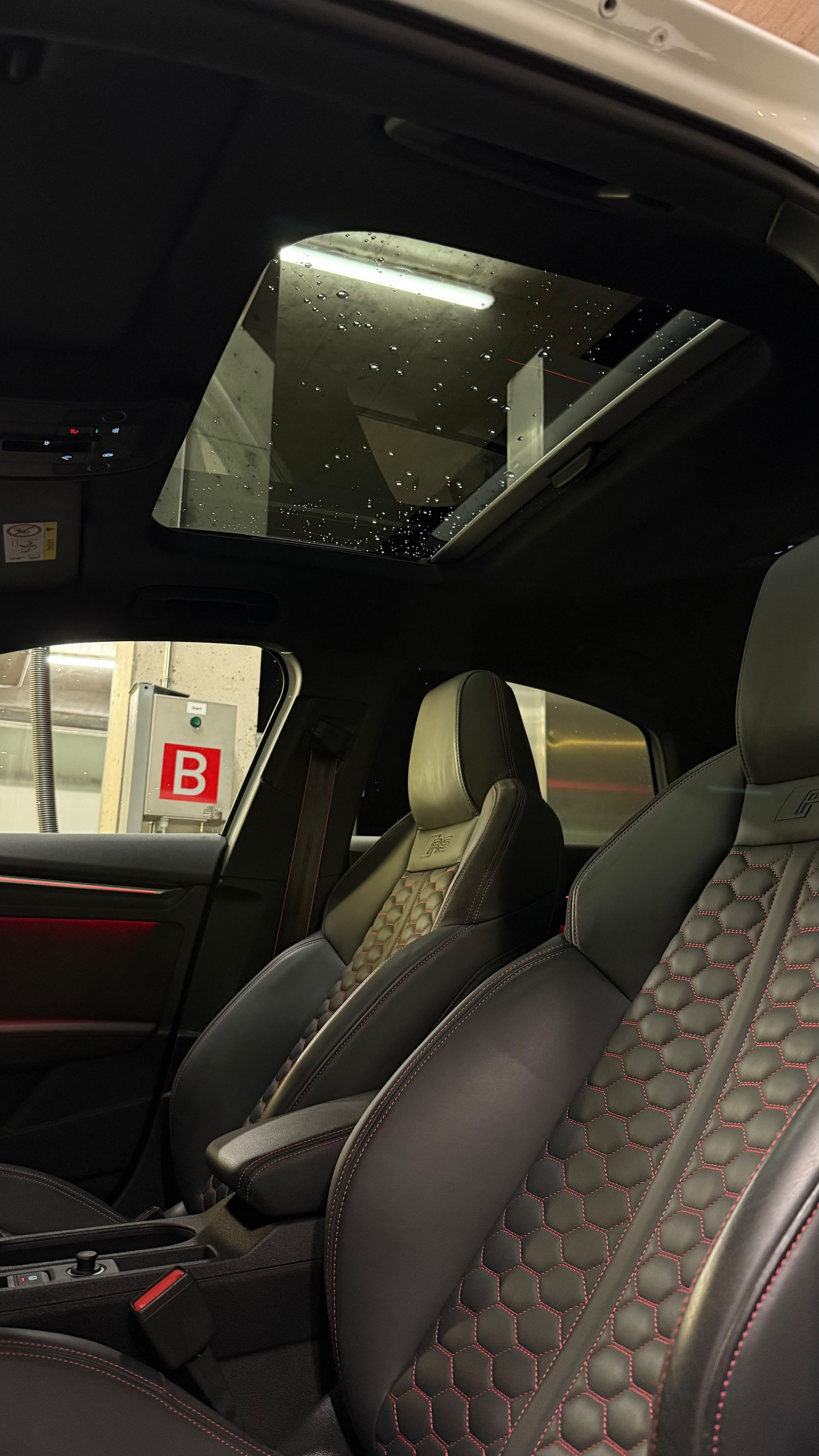 AUDI RS3 Limousine 2.5 TSI quattro S-tronic-image-7