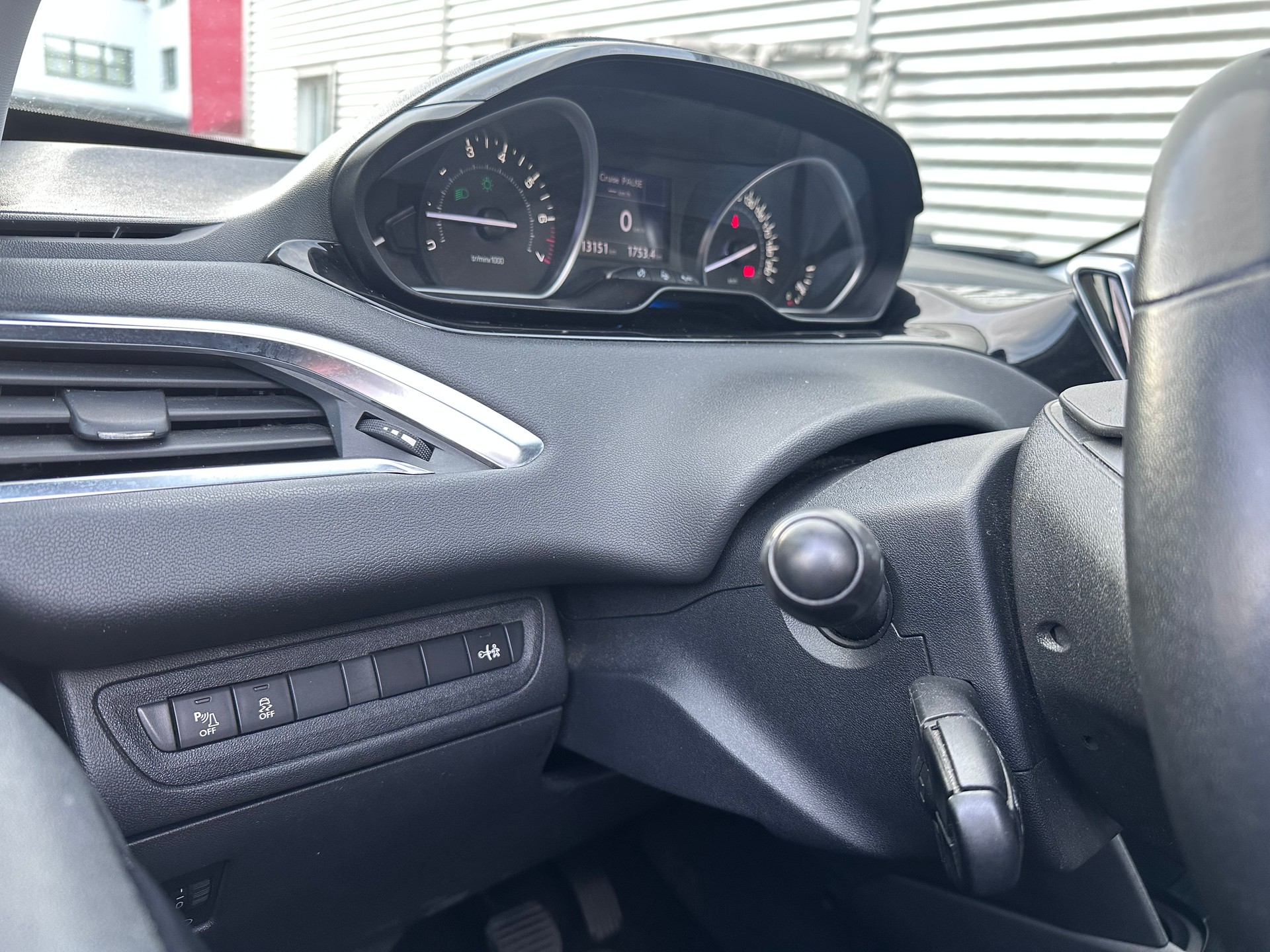 PEUGEOT 208 1.6 VTI Intuitive Frisch Ab MFK, Navigation, Apple CarPlay-image-13