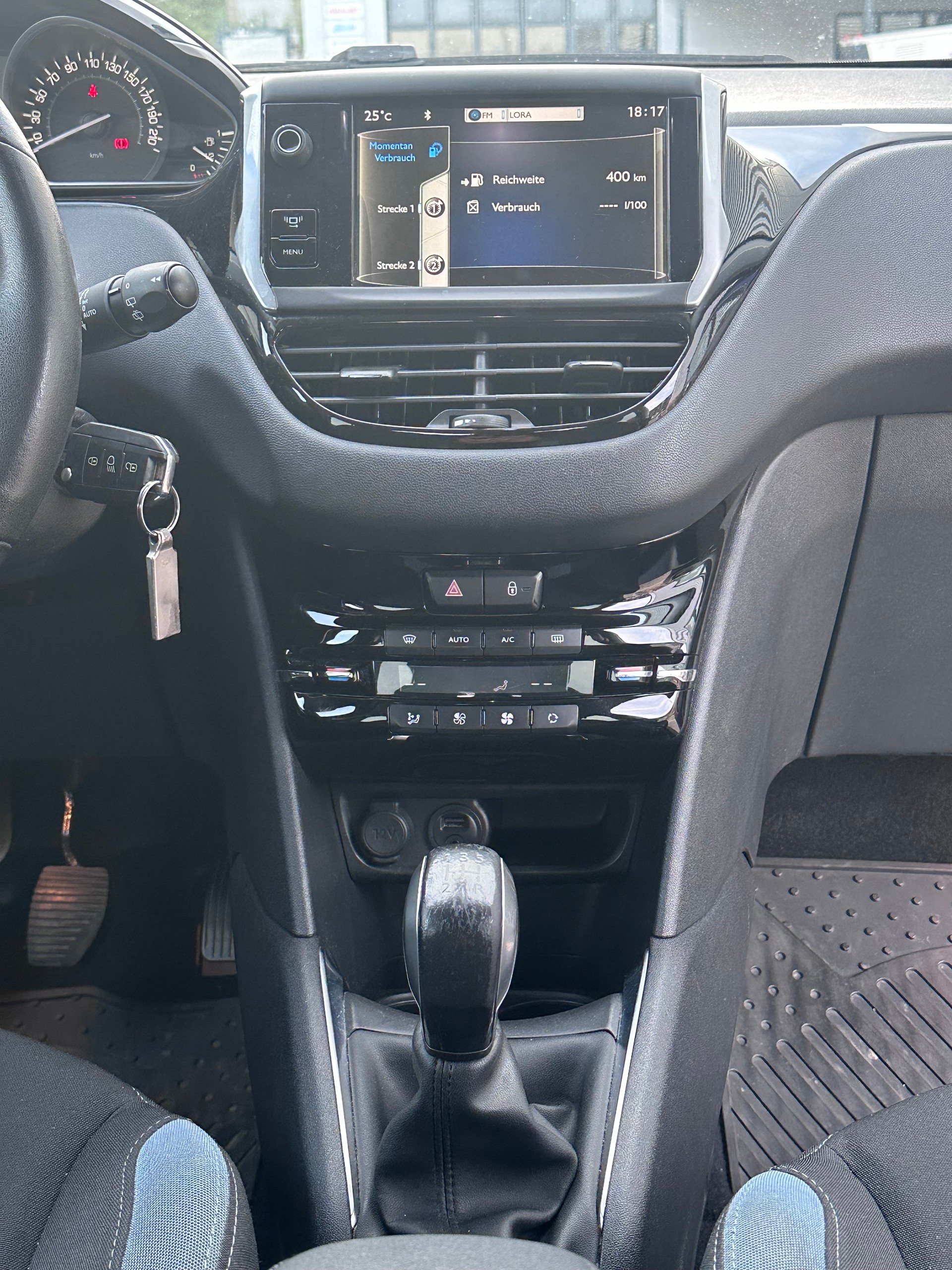 PEUGEOT 208 1.6 VTI Intuitive Frisch Ab MFK, Navigation, Apple CarPlay-image-12