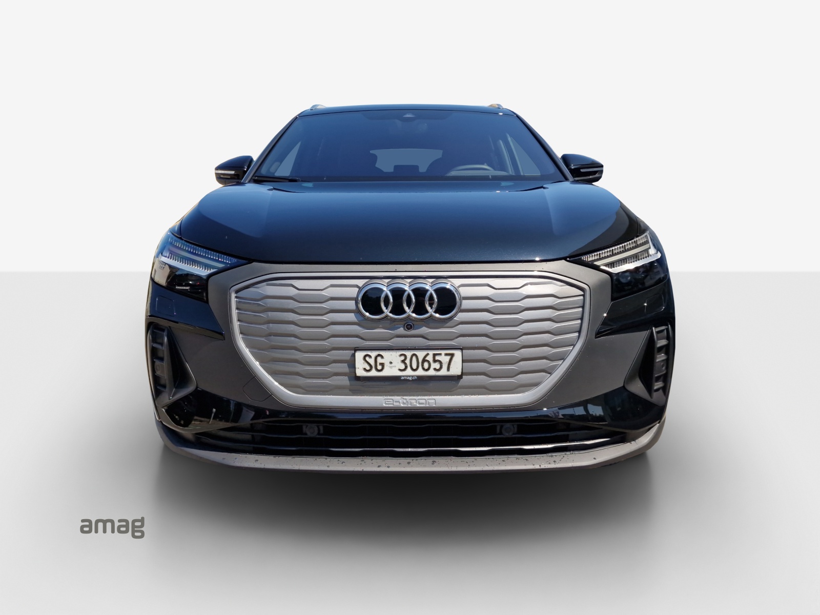 AUDI Q4 e-tron 45 Attraction quattro-image-4