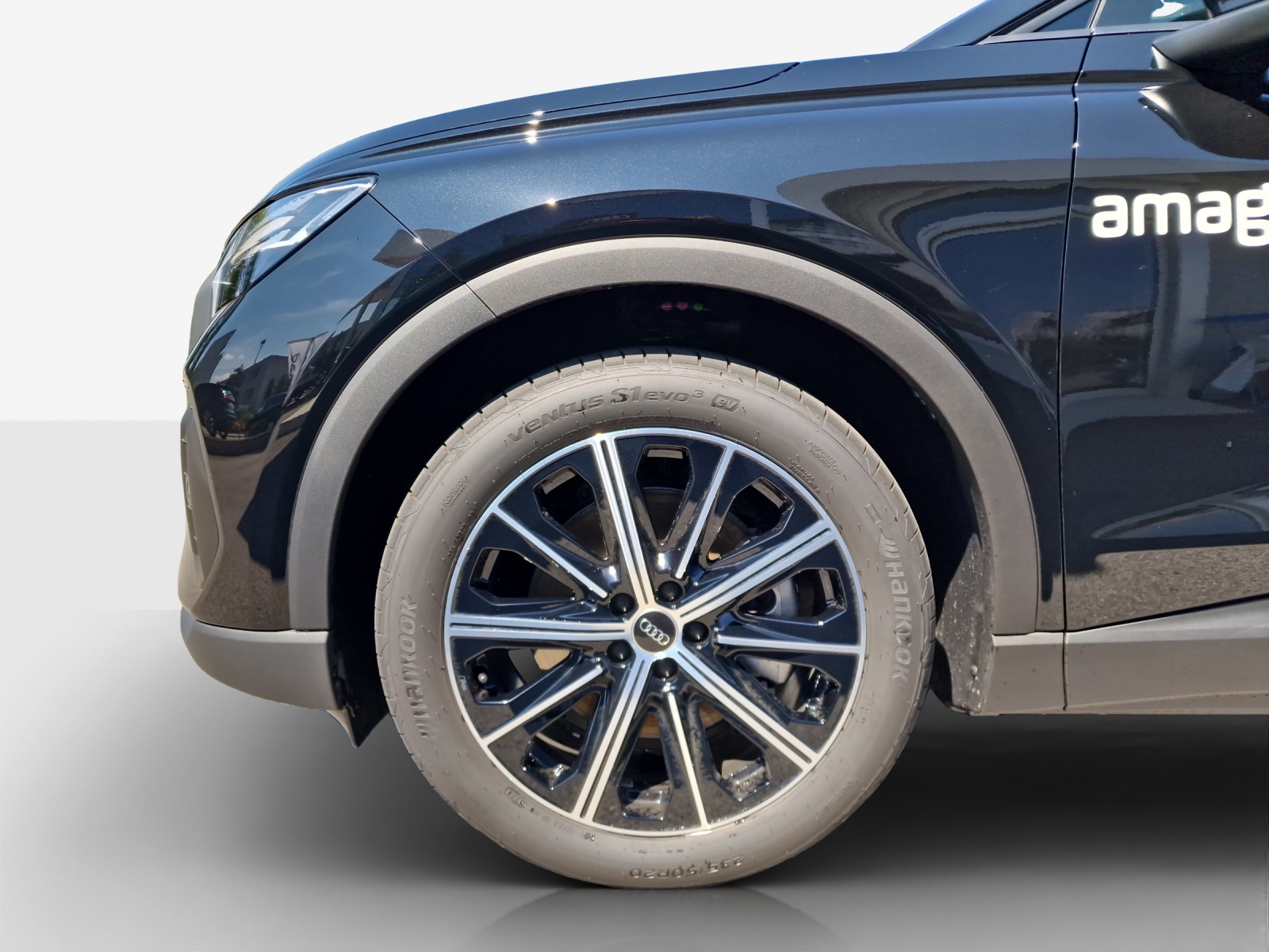 AUDI Q4 e-tron 45 Attraction quattro-image-12