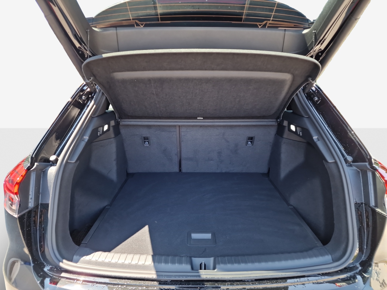 AUDI Q4 e-tron 45 Attraction quattro-image-9