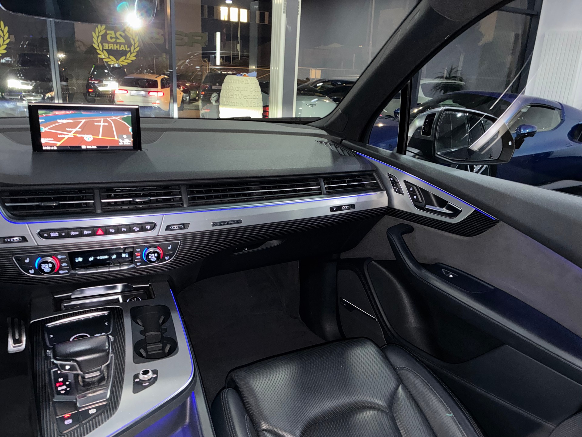 AUDI SQ7 4.0 TDI quattro tiptronic-image-8