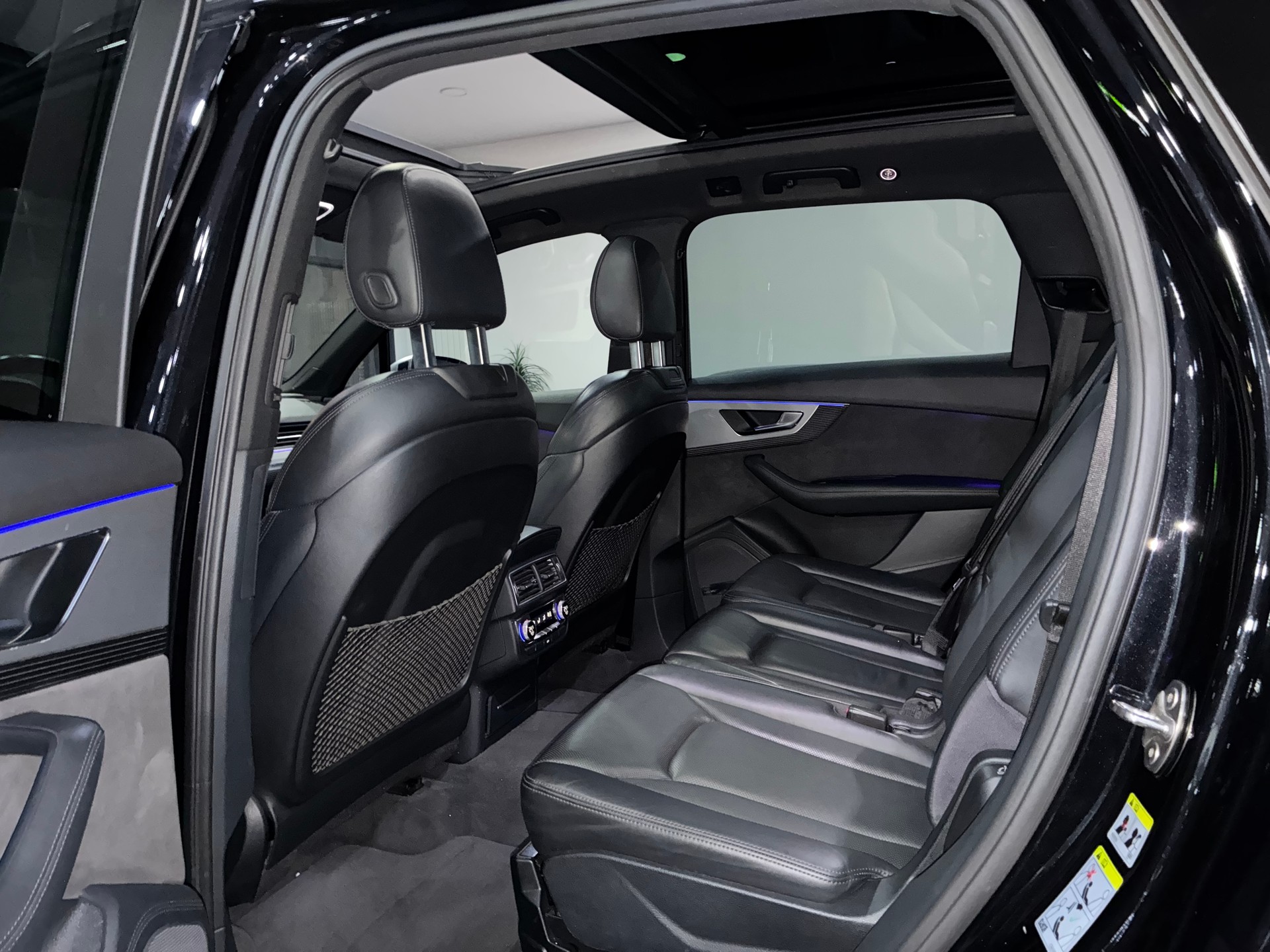 AUDI SQ7 4.0 TDI quattro tiptronic-image-10
