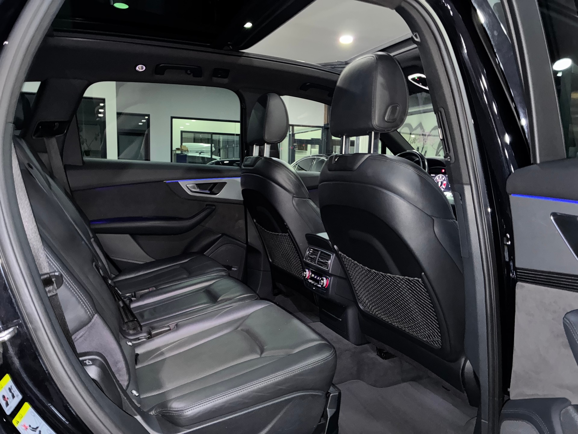 AUDI SQ7 4.0 TDI quattro tiptronic-image-9