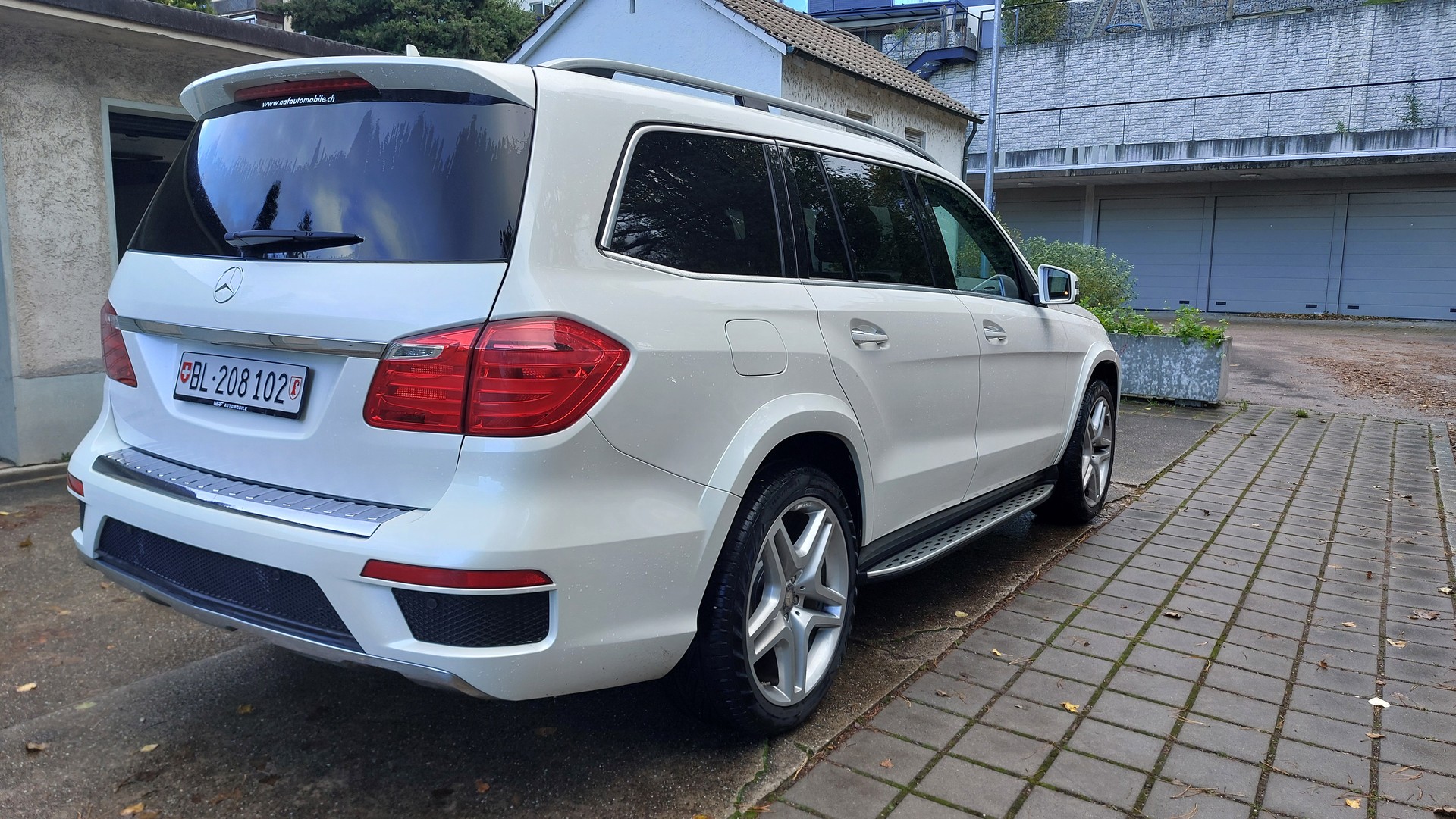 MERCEDES-BENZ GL 350 BlueTEC 4Matic 7G-TRONIC-image-4