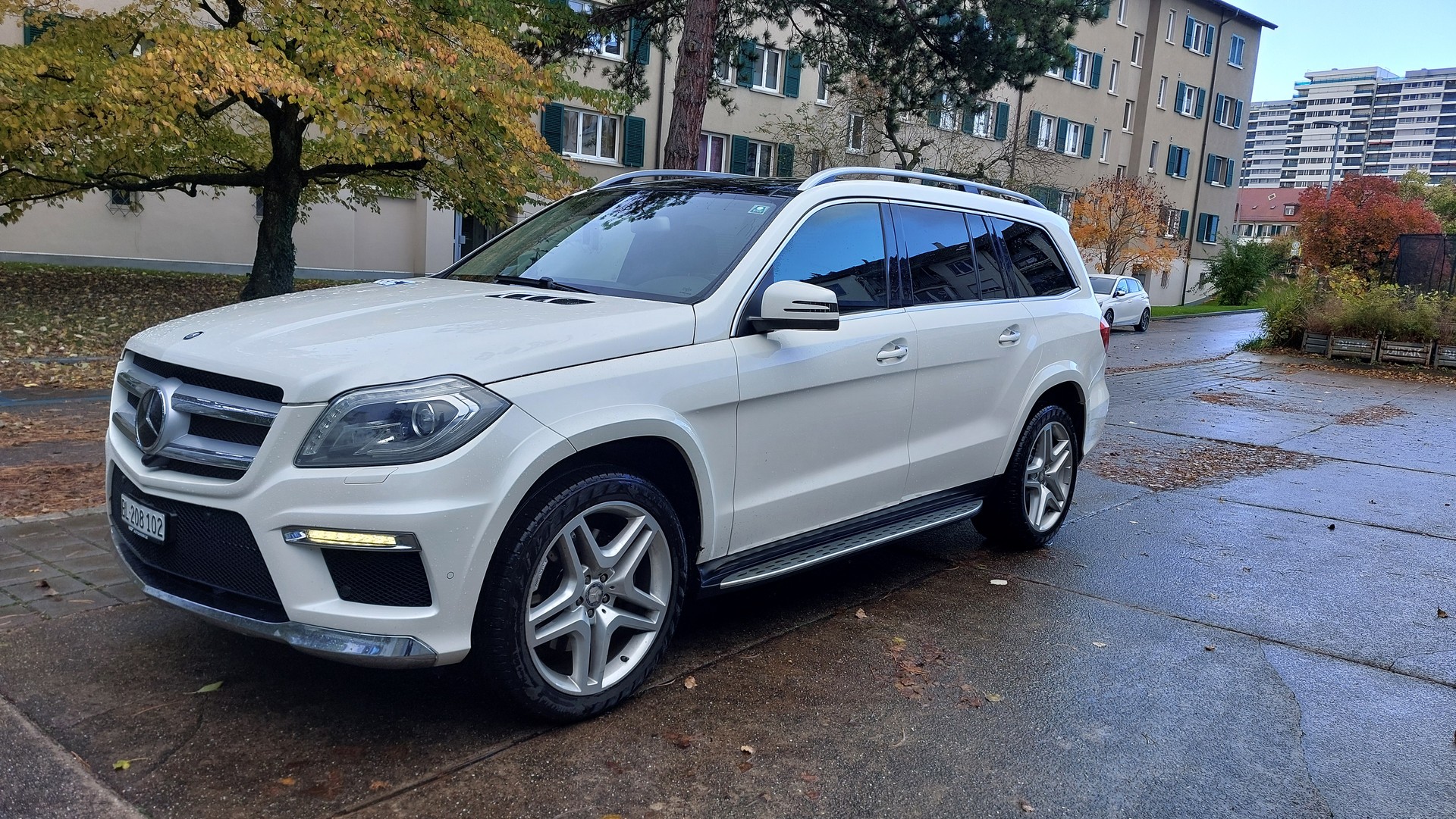 MERCEDES-BENZ GL 350 BlueTEC 4Matic 7G-TRONIC-image-11