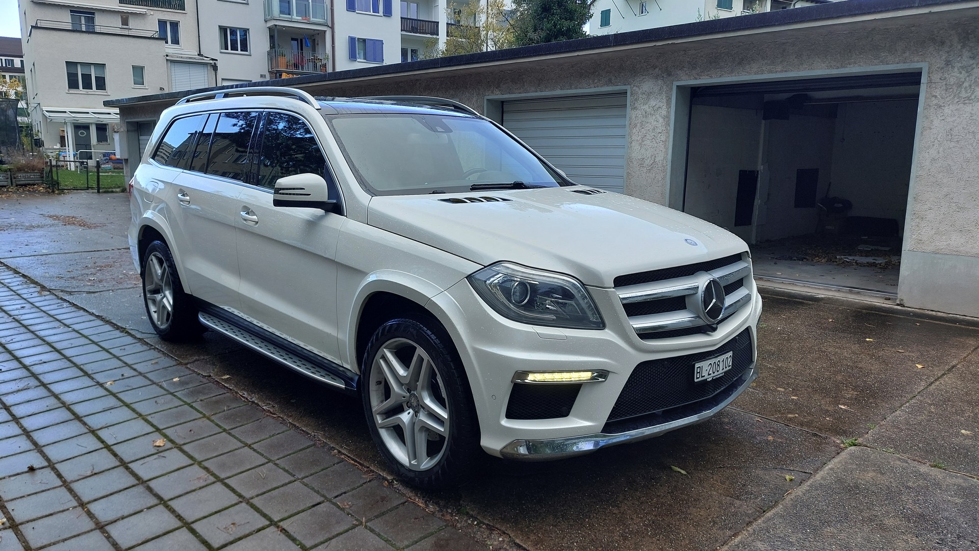 MERCEDES-BENZ GL 350 BlueTEC 4Matic 7G-TRONIC-image-8