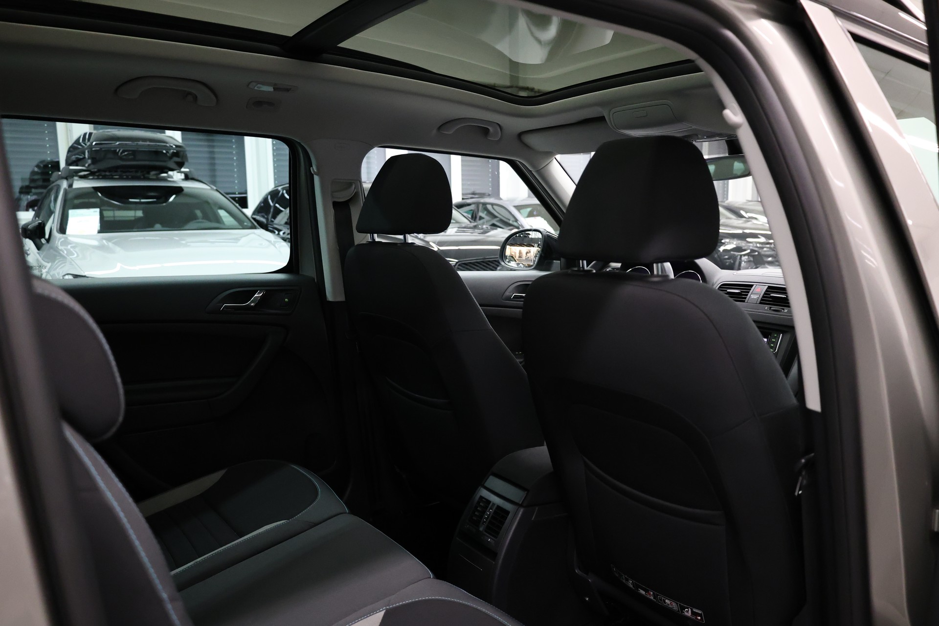SKODA Yeti Outdoor 2.0 TDI 150 Ambition 4x4 DSG-image-22
