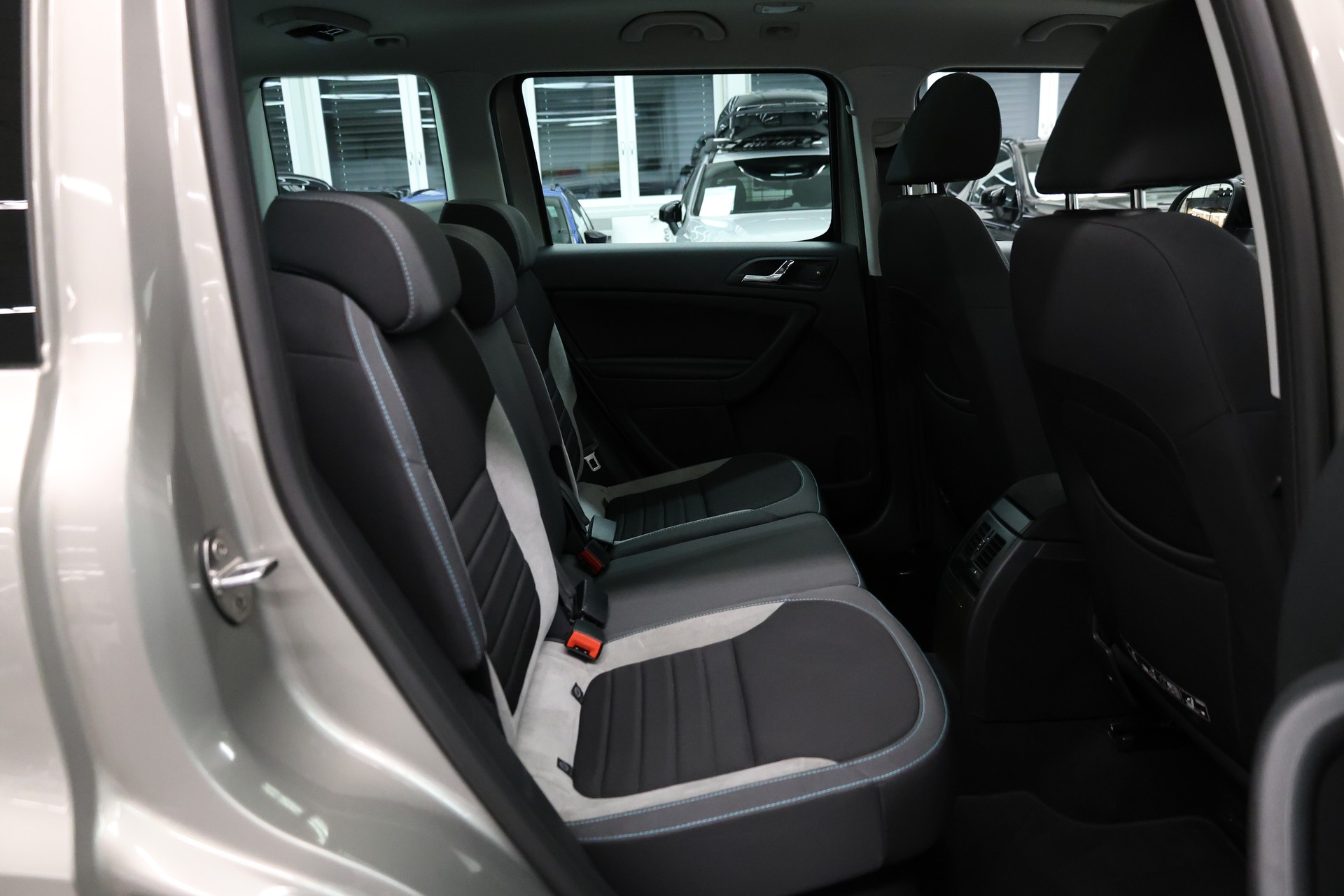 SKODA Yeti Outdoor 2.0 TDI 150 Ambition 4x4 DSG-image-23