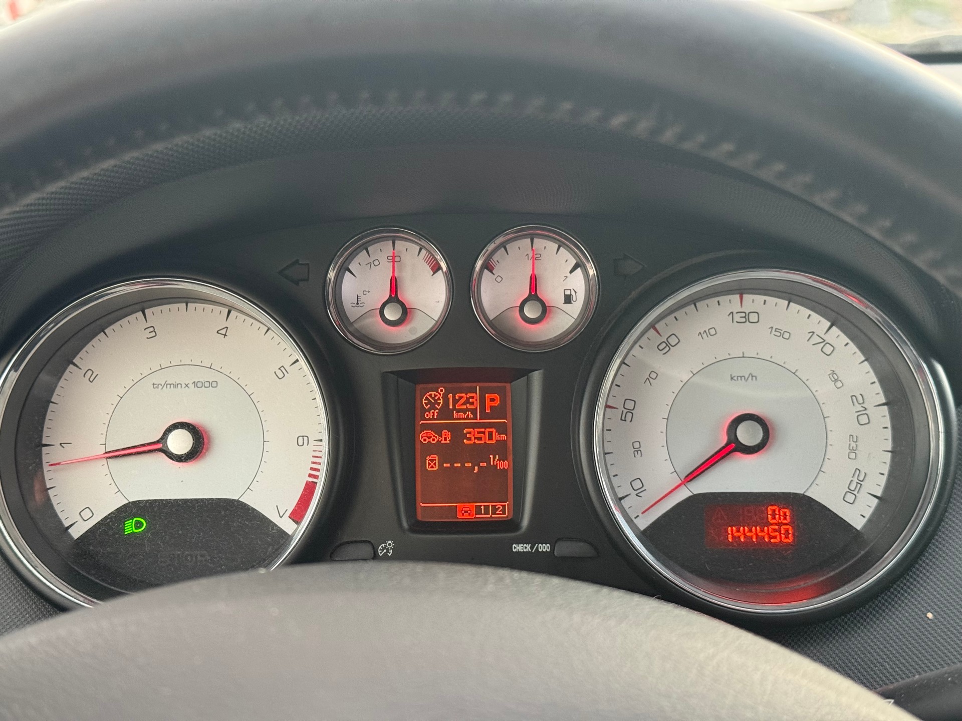PEUGEOT 308 CC 1.6 16V Turbo Sport Pack Automatic-image-11