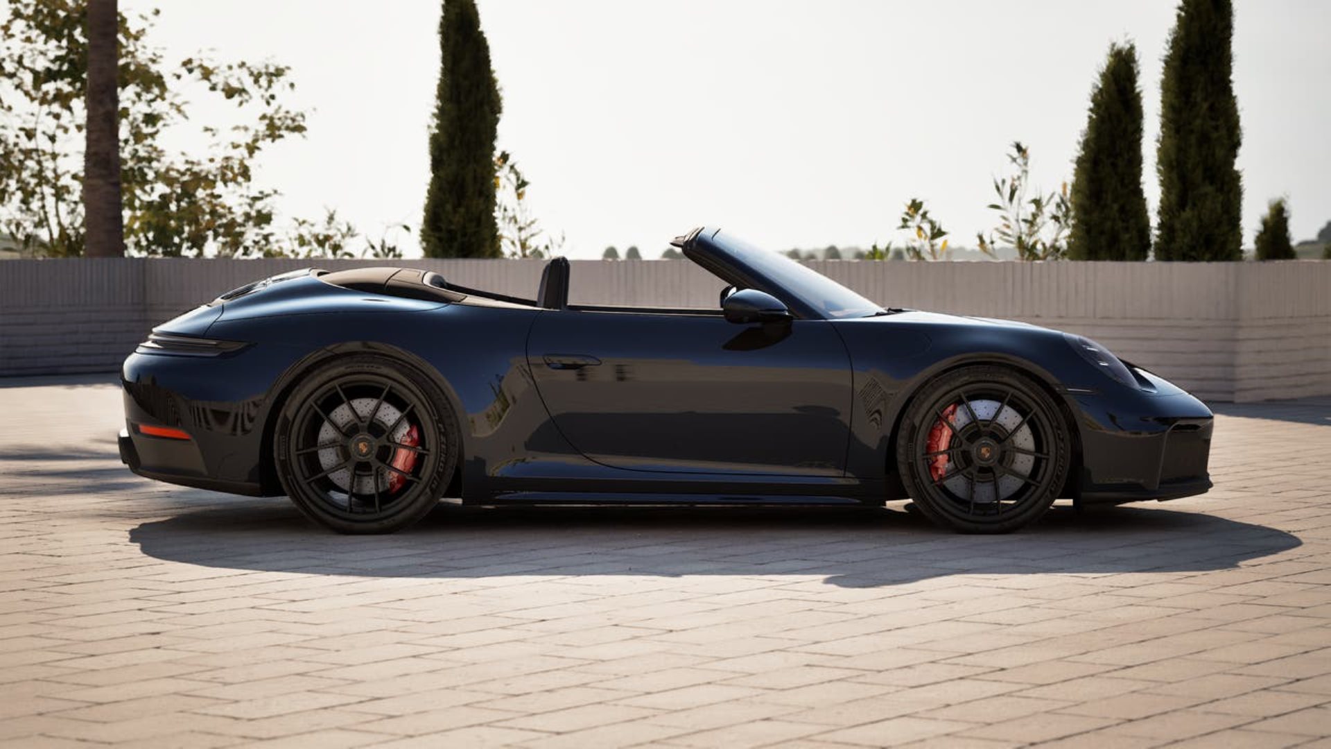 PORSCHE 911 Carrera 4 GTS Cabriolet-image-5
