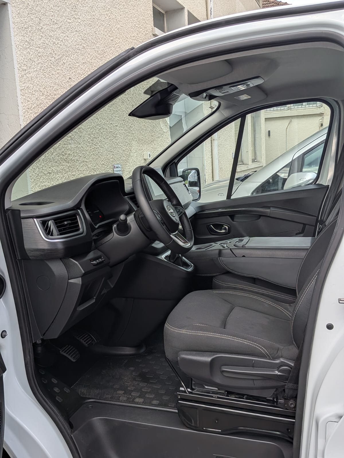 NISSAN PRIMASTAR-image-5