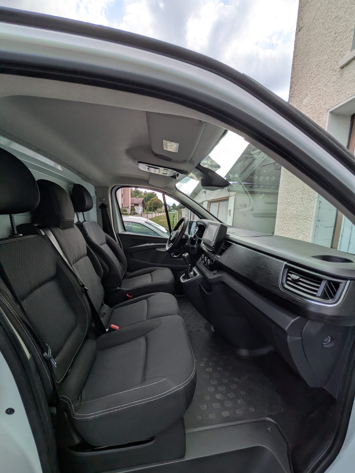 NISSAN PRIMASTAR-image-6