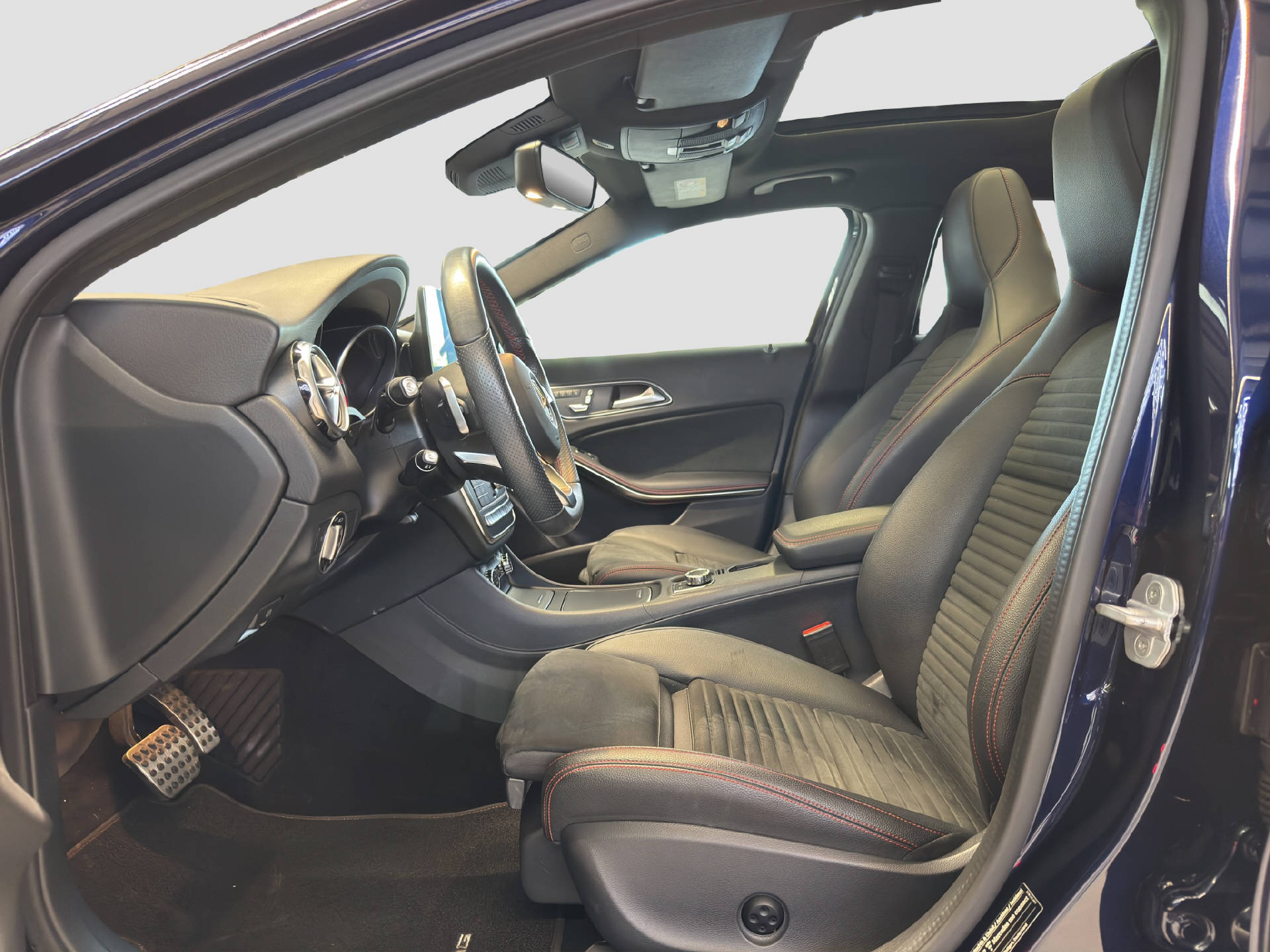 MERCEDES-BENZ GLA 250-image-6