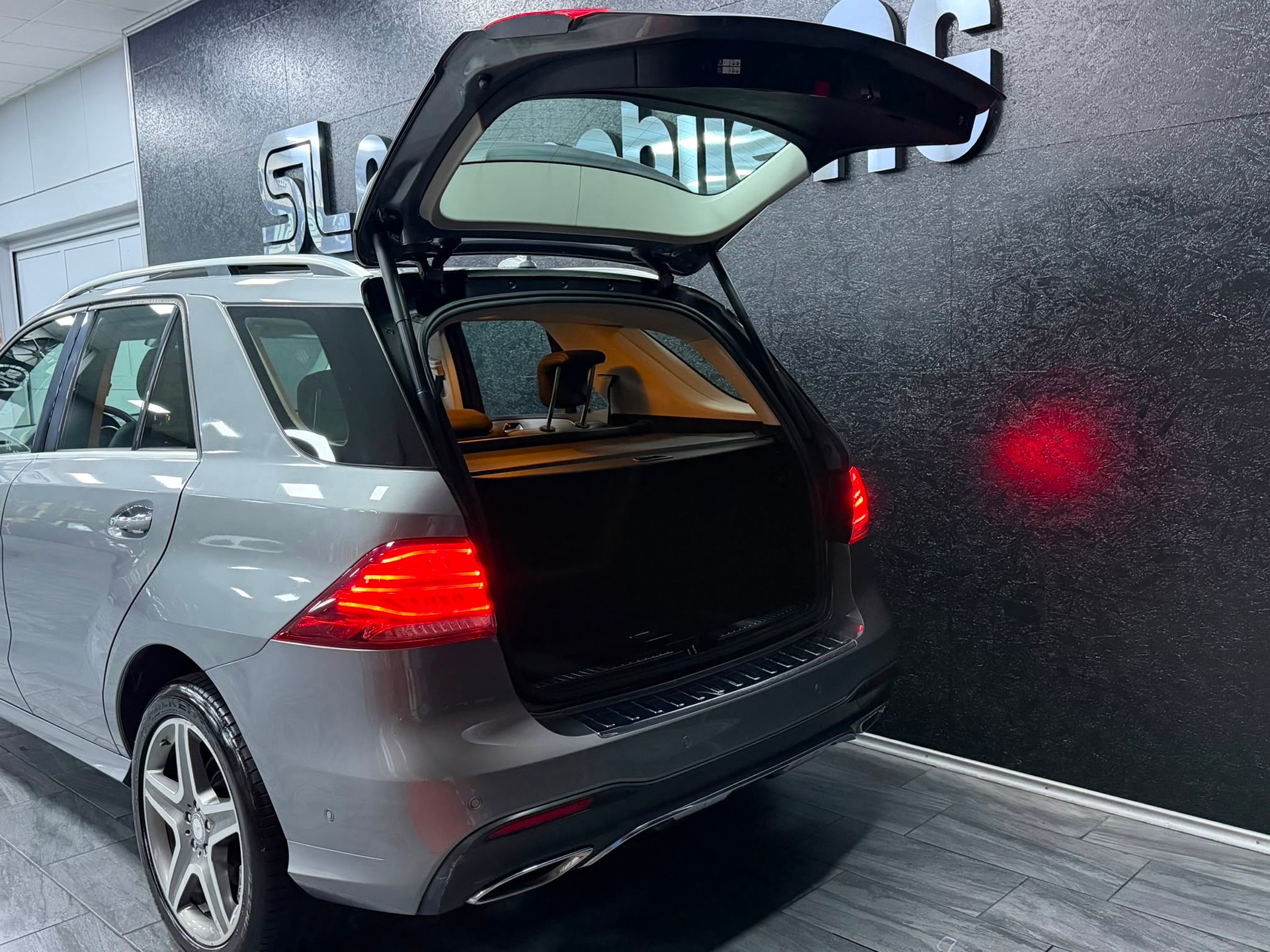 MERCEDES-BENZ GLE 350 d Executive 4Matic 9G-Tronic-image-5