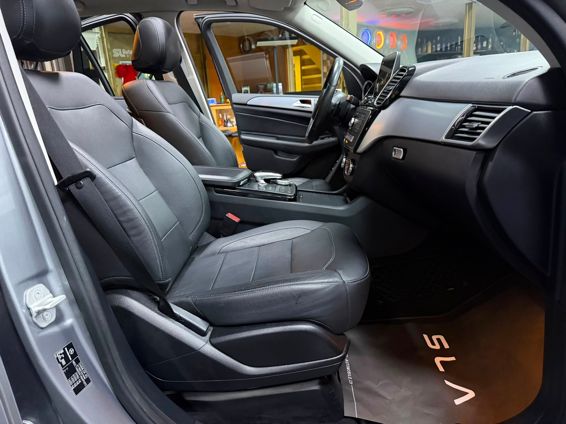MERCEDES-BENZ GLE 350 d Executive 4Matic 9G-Tronic-image-12