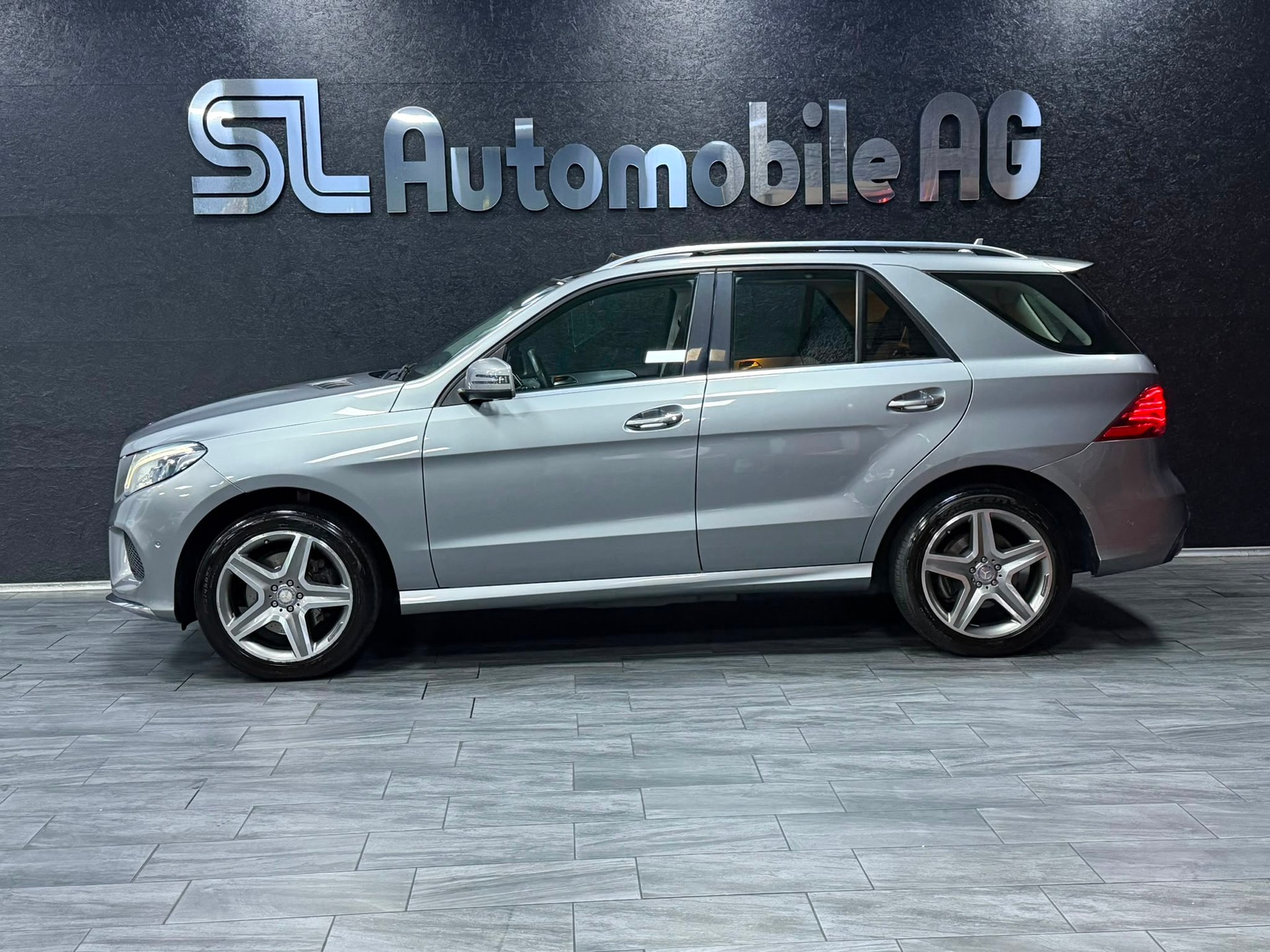 MERCEDES-BENZ GLE 350 d Executive 4Matic 9G-Tronic-image-3